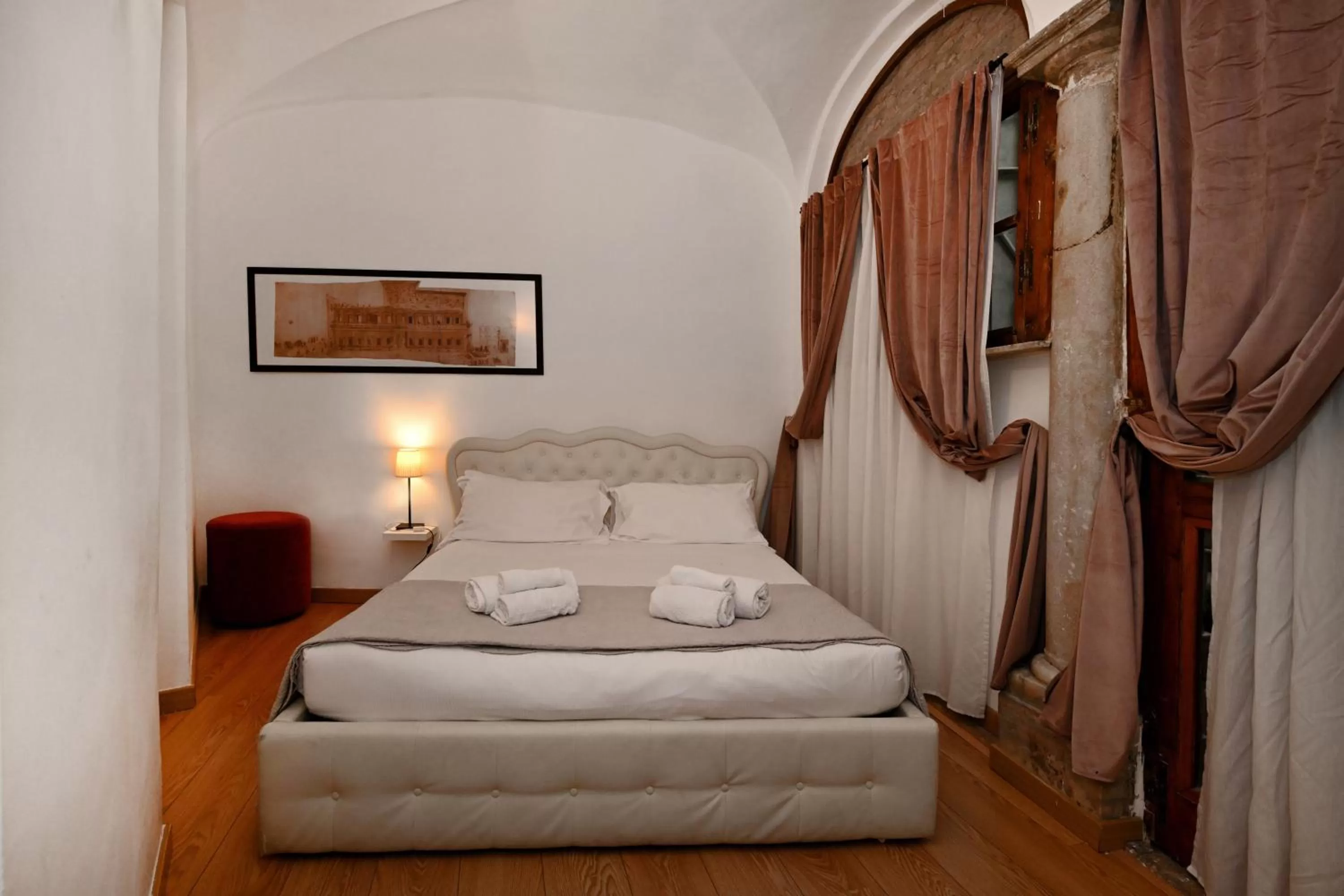 Bedroom, Bed in Sangallo Rooms - Residenze Romanae
