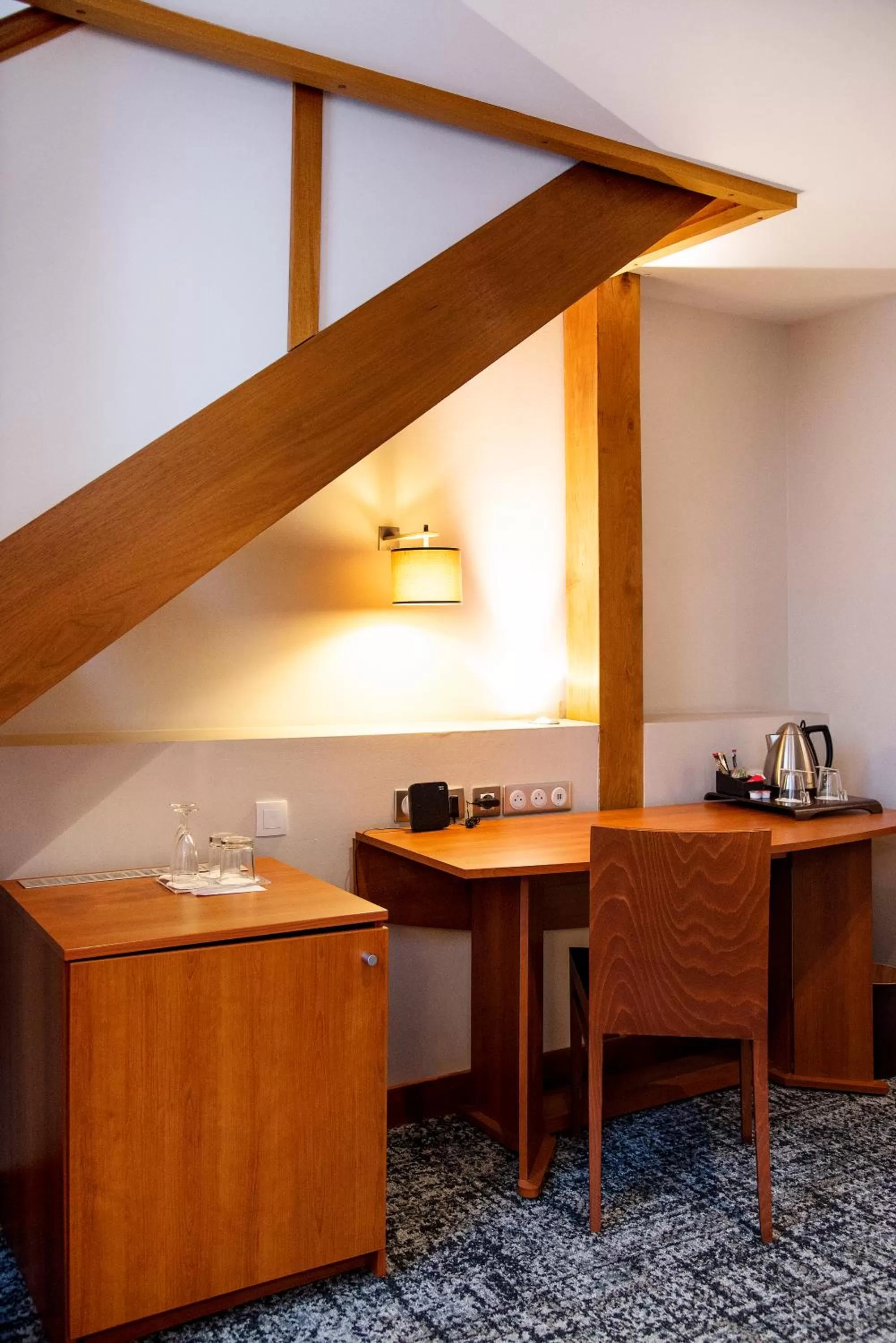 Coffee/tea facilities in Best Western Plus Hôtel Colbert