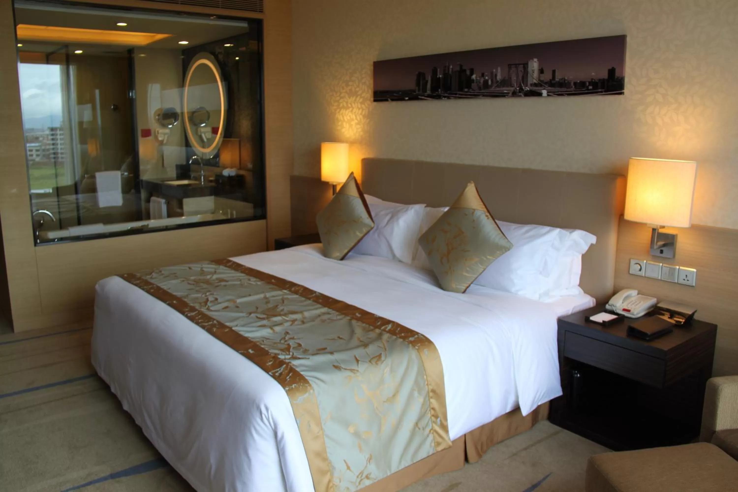 Bed in Crowne Plaza Guangzhou Huadu by IHG - Free Shuttle bus between hotel to Exhibition Center During Canton Fair