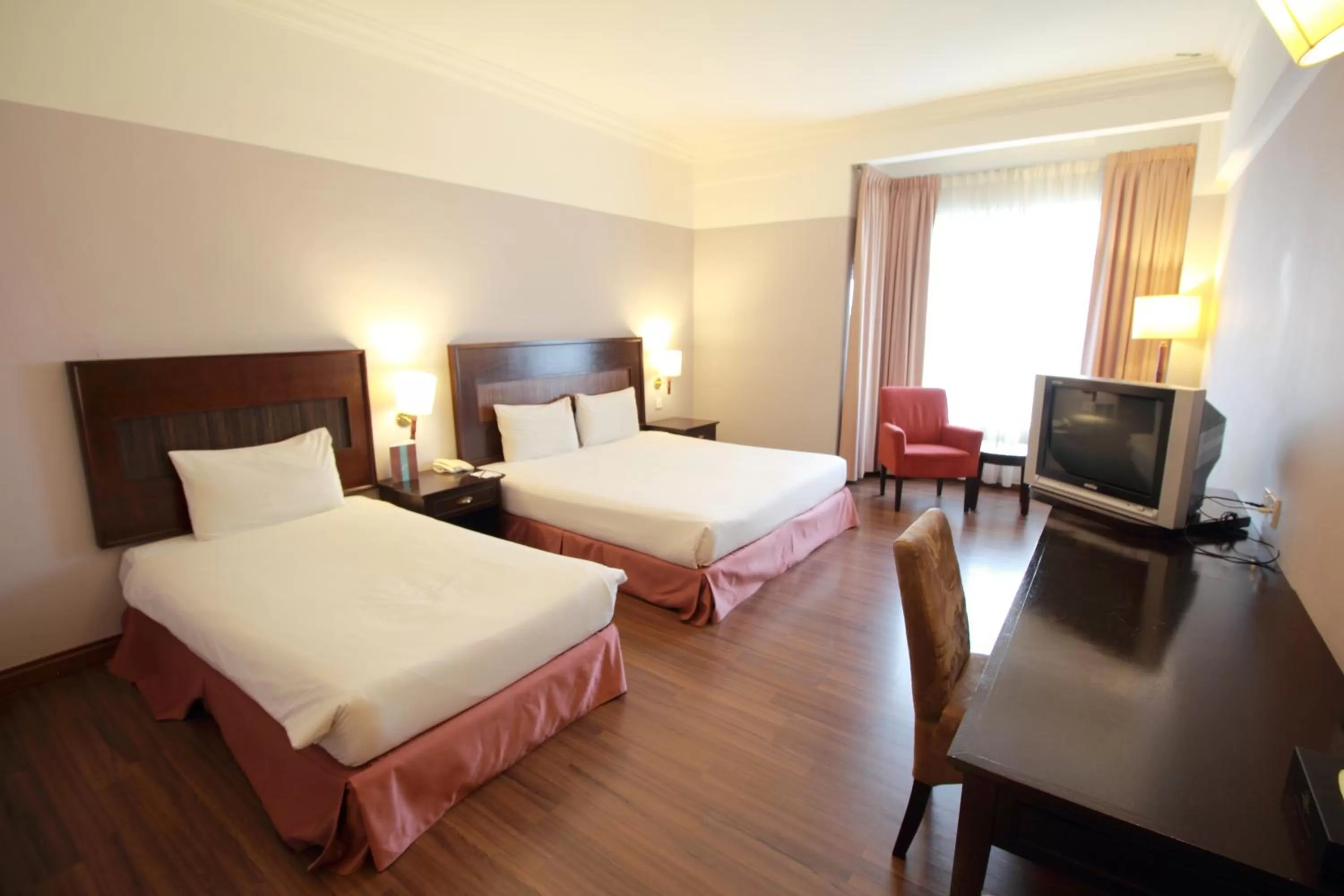 Shower, Bed in Grand Kampar Hotel