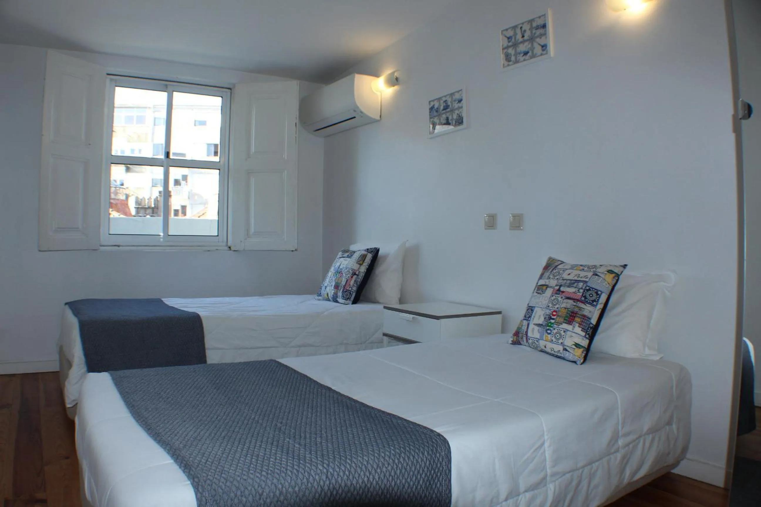 Twin Room with Private External Bathroom in Dear Porto By Hosty