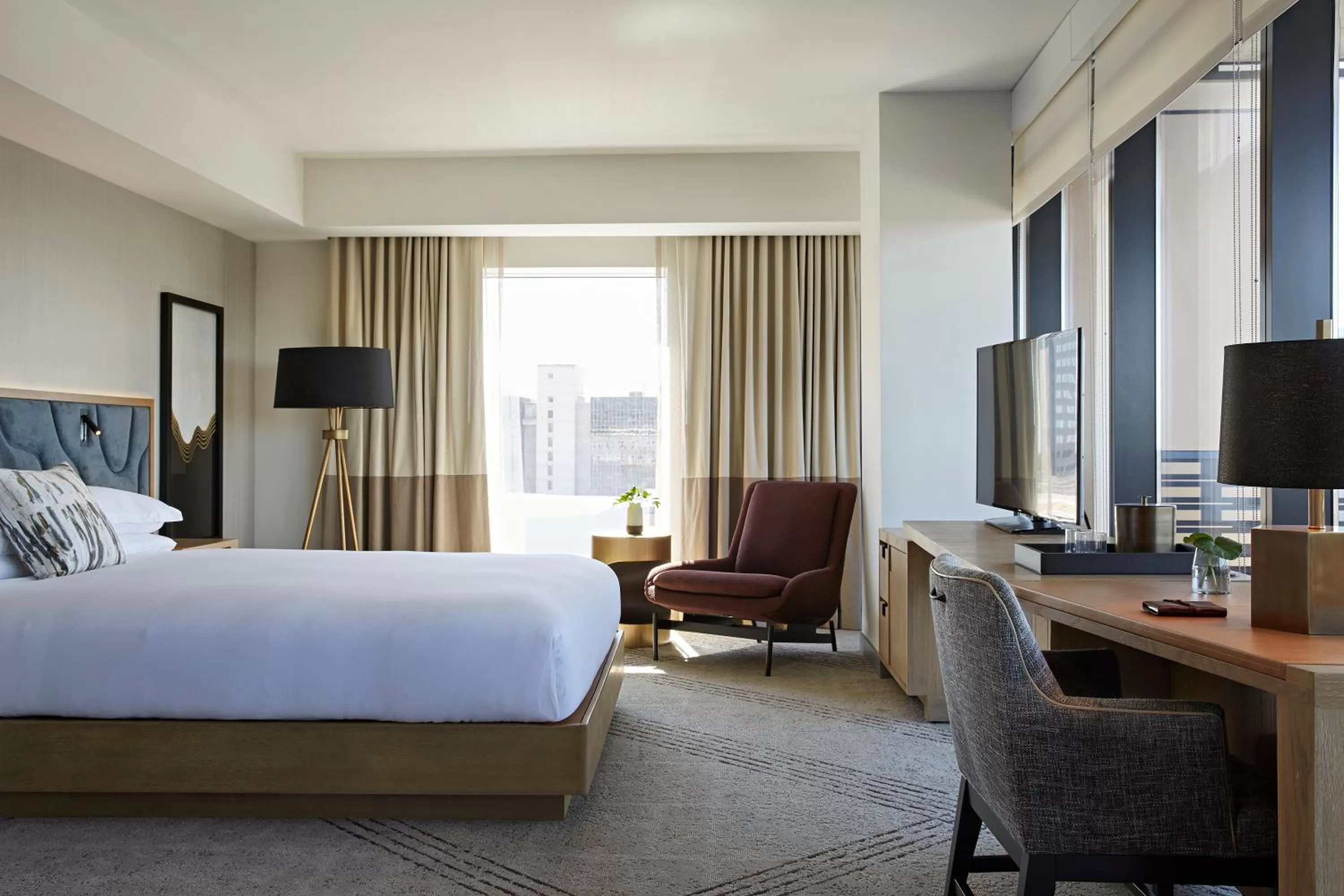 Photo of the whole room, Bed in Kimpton Sawyer Hotel by IHG