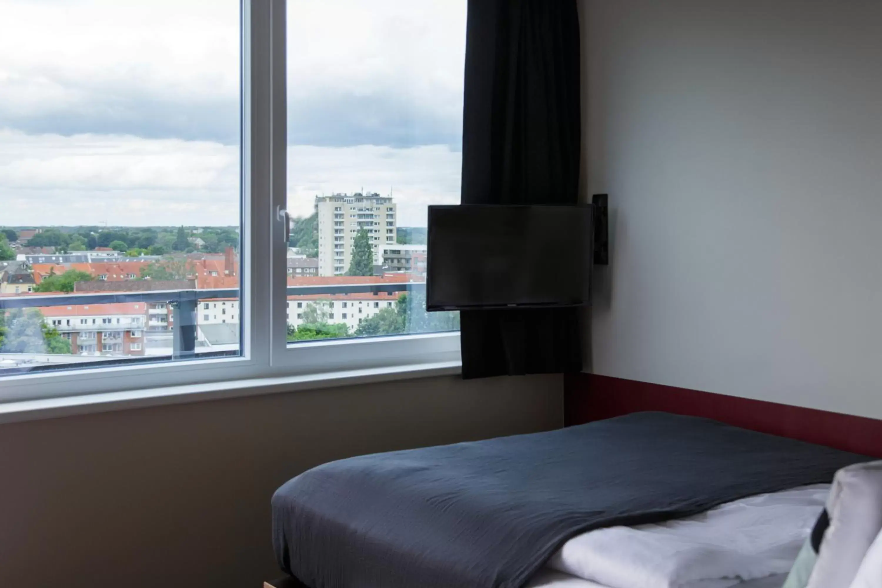 Medium Studio with Kitchenette without Air-Conditioner in Base Apartments Medium Studio with Kitchenette without Air-Conditioner in Base Apartments