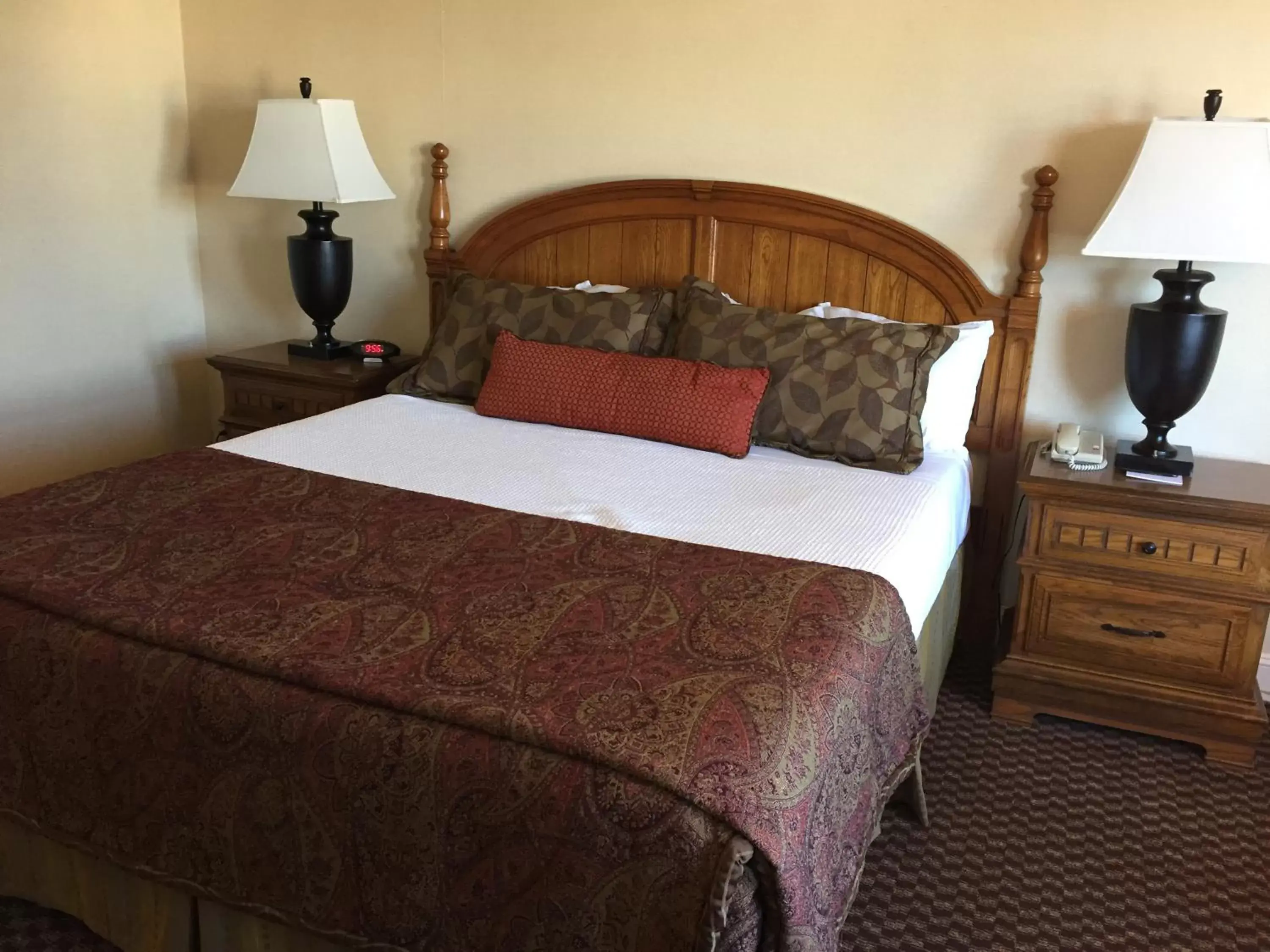 King Room in Coventry Motor Inn King Room in Coventry Motor Inn