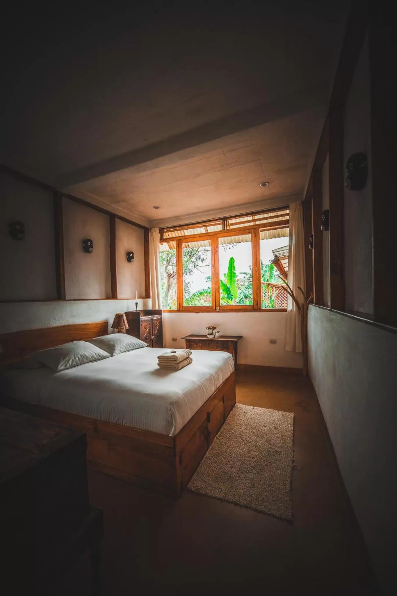 Bed in Lush Atitlán