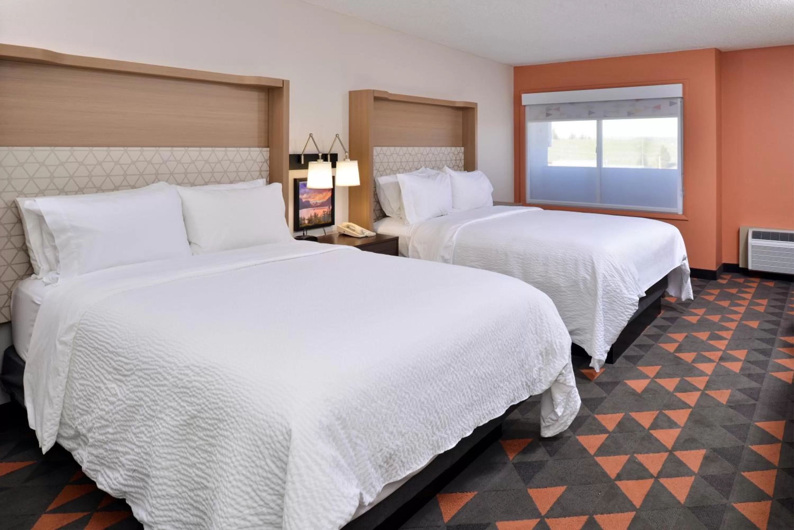 Photo of the whole room, Bed in Holiday Inn Great Falls-Convention Center by IHG