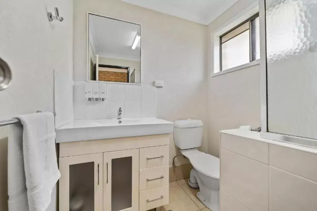 Family Room in Esk Caravan Park & Rail Trail Motel Family Room in Esk Caravan Park & Rail Trail Motel