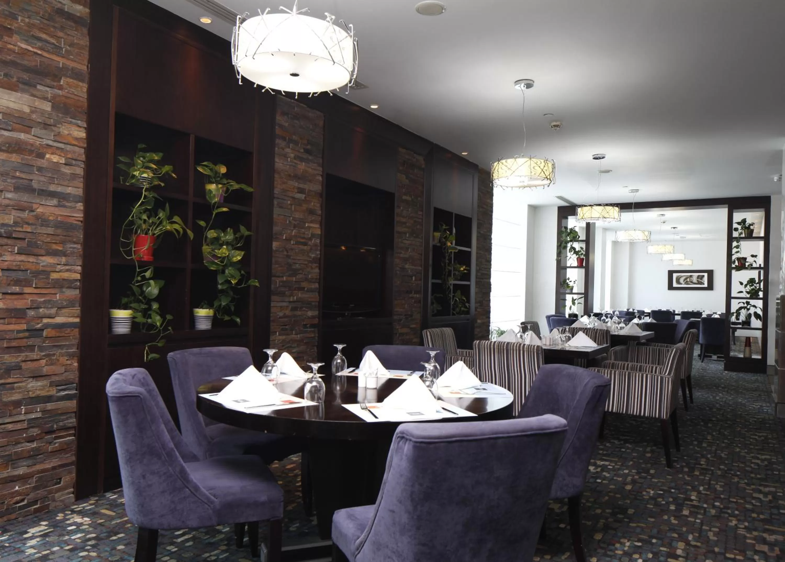 Restaurant/places to eat in Novotel Dammam Business Park