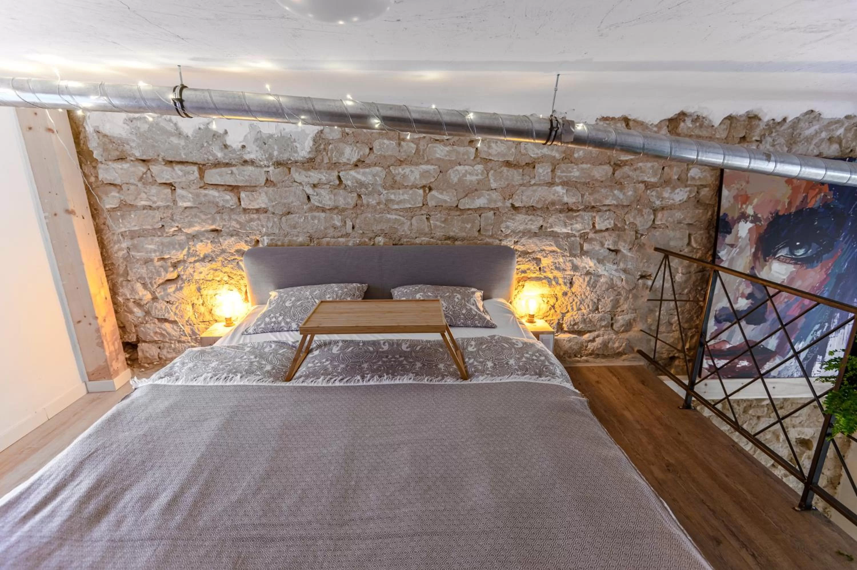 Bed in Soho Boho Apartments - with sunny rooftop terrace and fiber optic internet