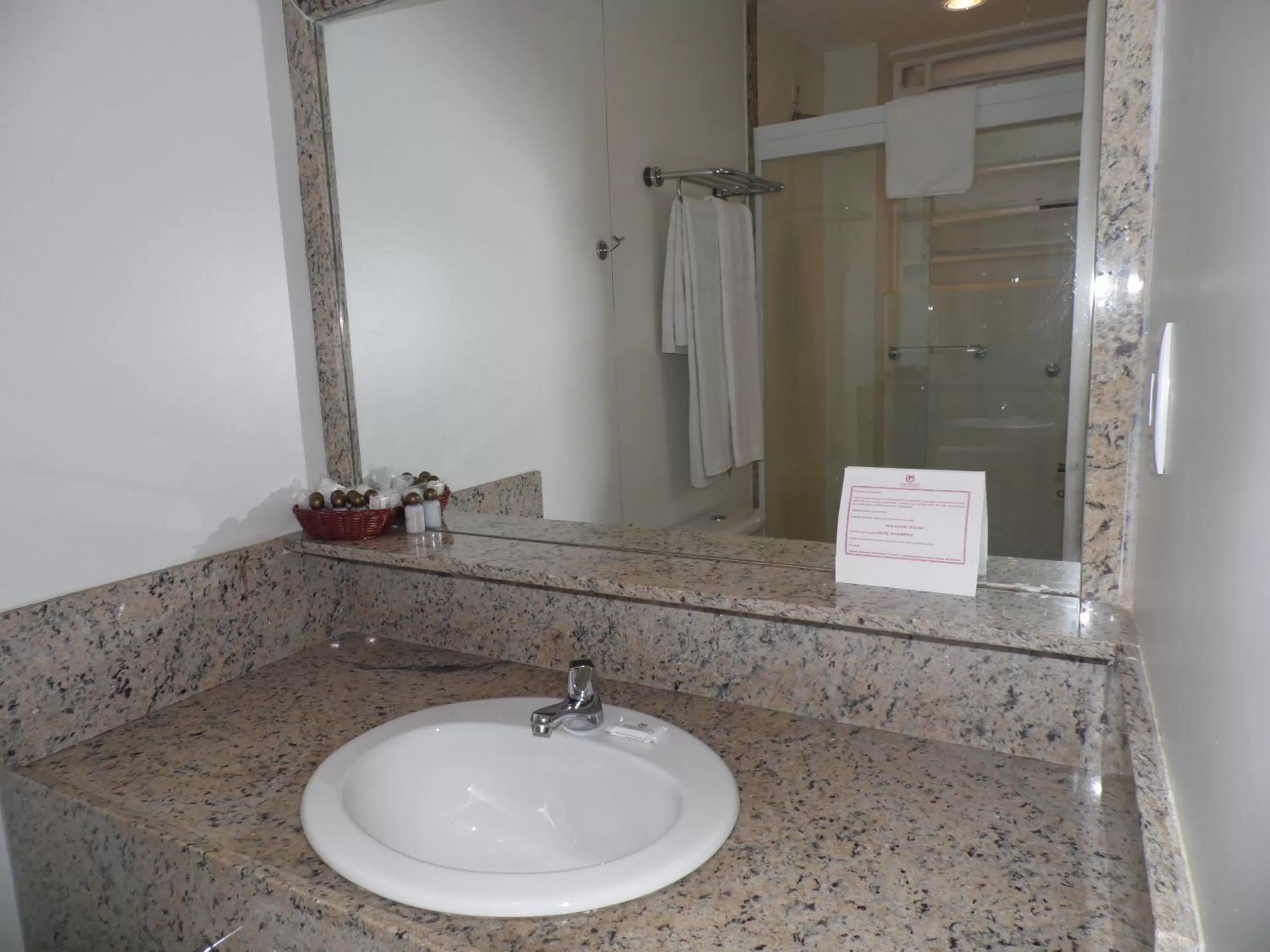 Bathroom in Atlântico Centro Apartments