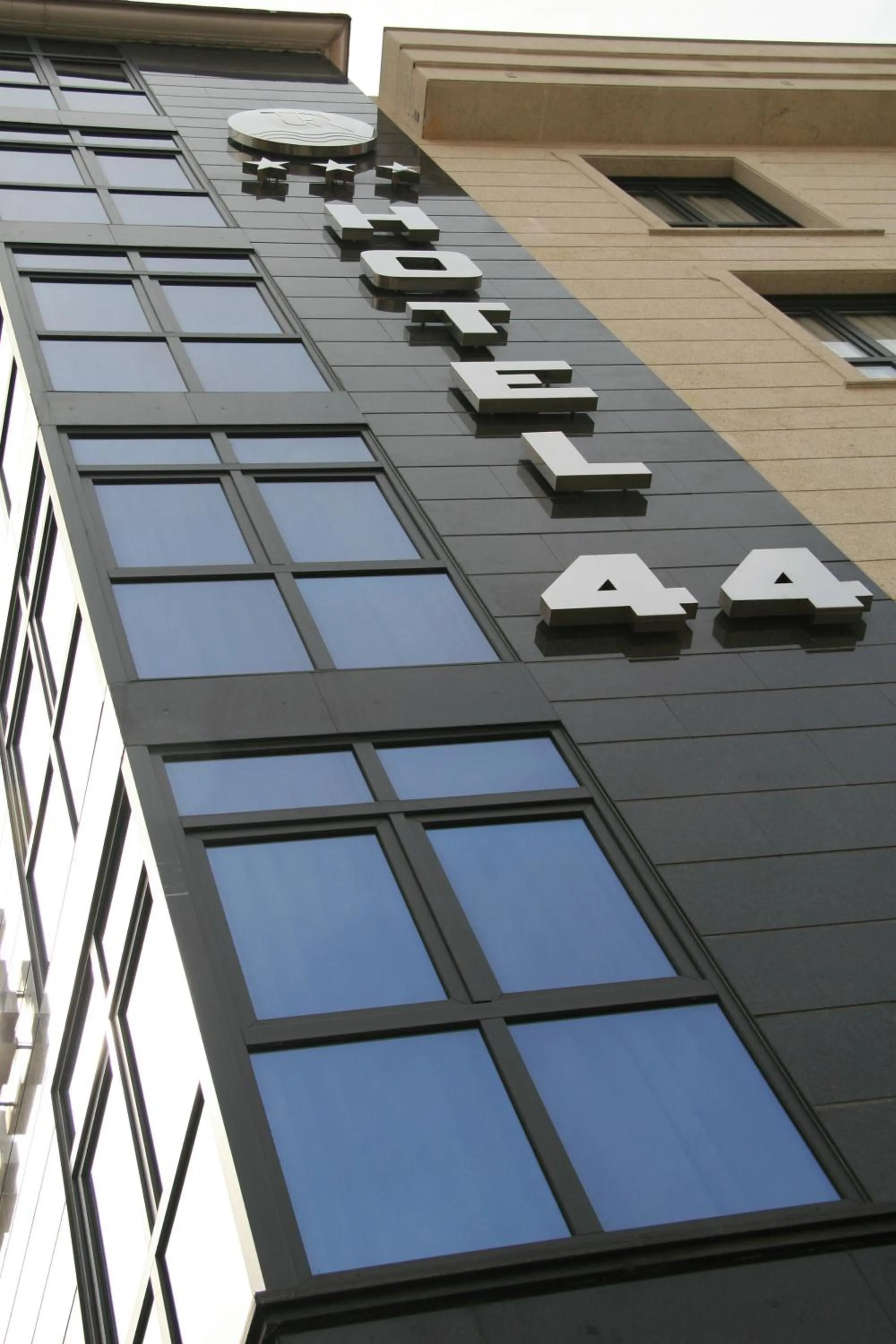 Facade/entrance in Hotel 44