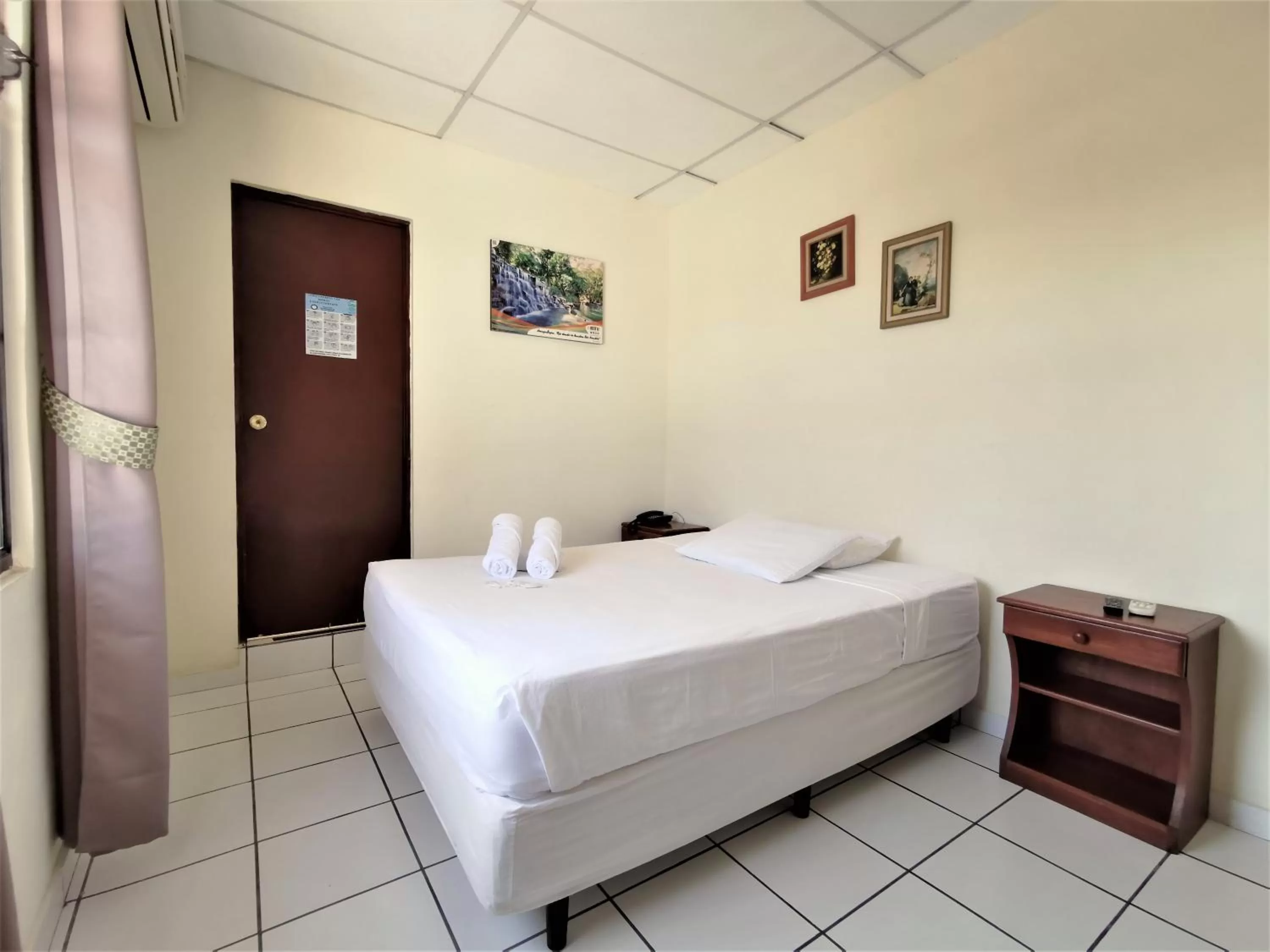 Bed in Hotel Armonía Hostal