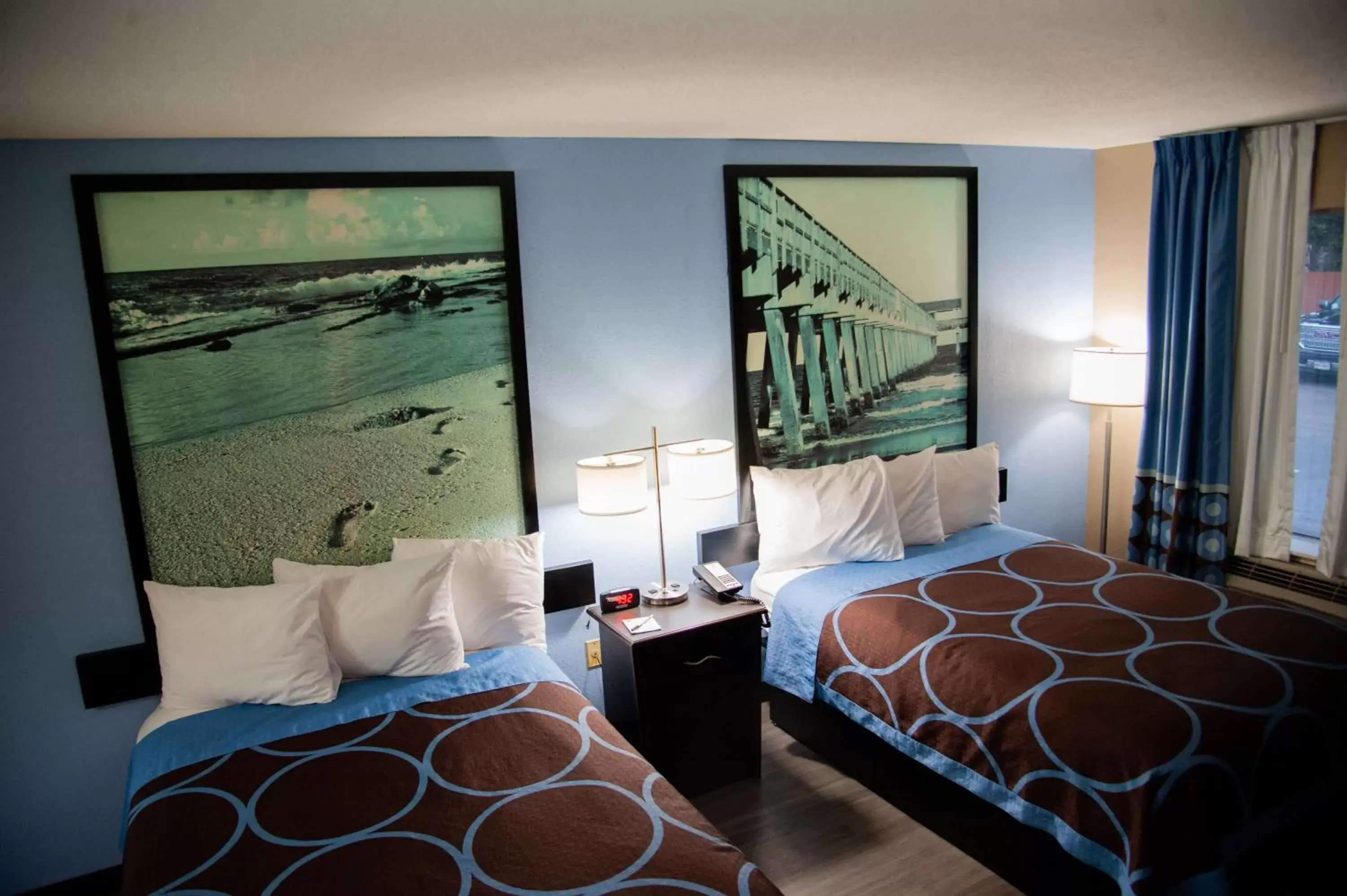 Deluxe Double Room with Two Double Beds - Non-Smoking in Super 8 by Wyndham Crestview Deluxe Double Room with Two Double Beds - Non-Smoking in Super 8 by Wyndham Crestview