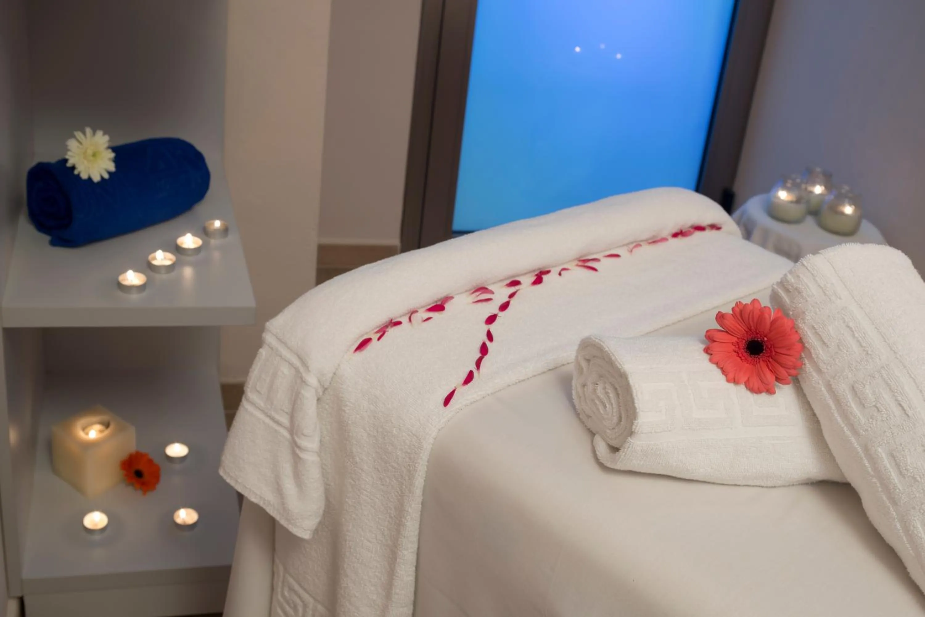 Massage, Bed in 4R Salou Park Resort II
