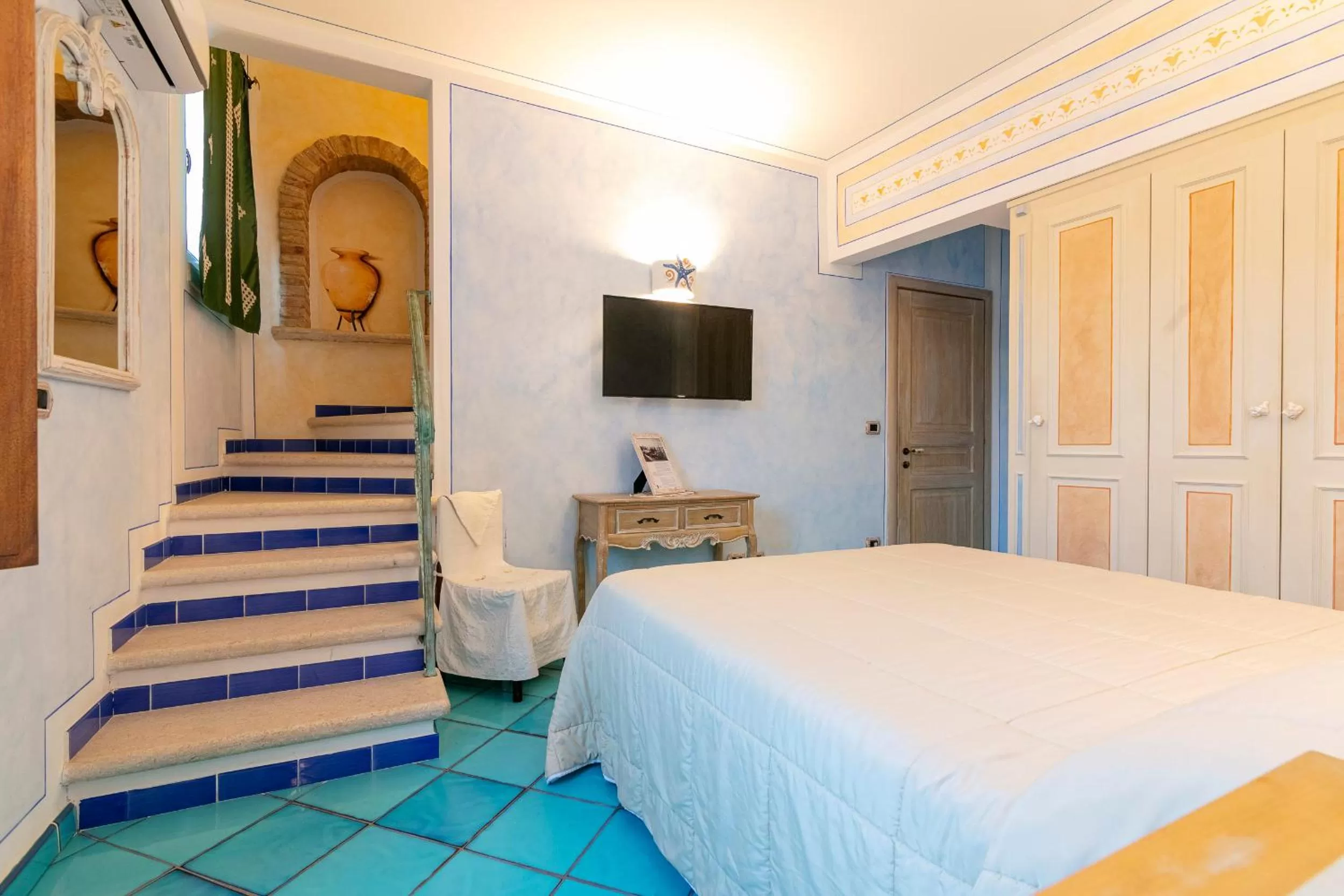 Photo of the whole room, Bed in Residenza Sveva