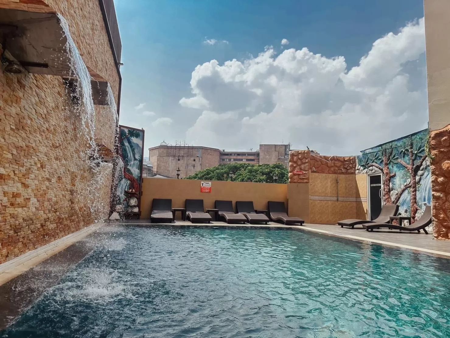Patio in Hotel De Khuvieng