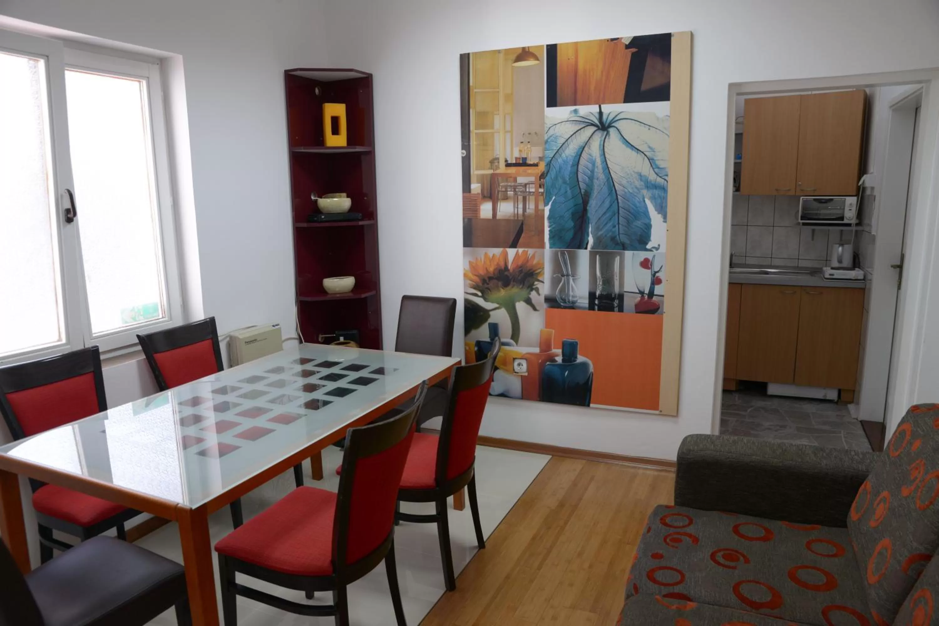 Dining Area in Guest House GOLDEN COIN