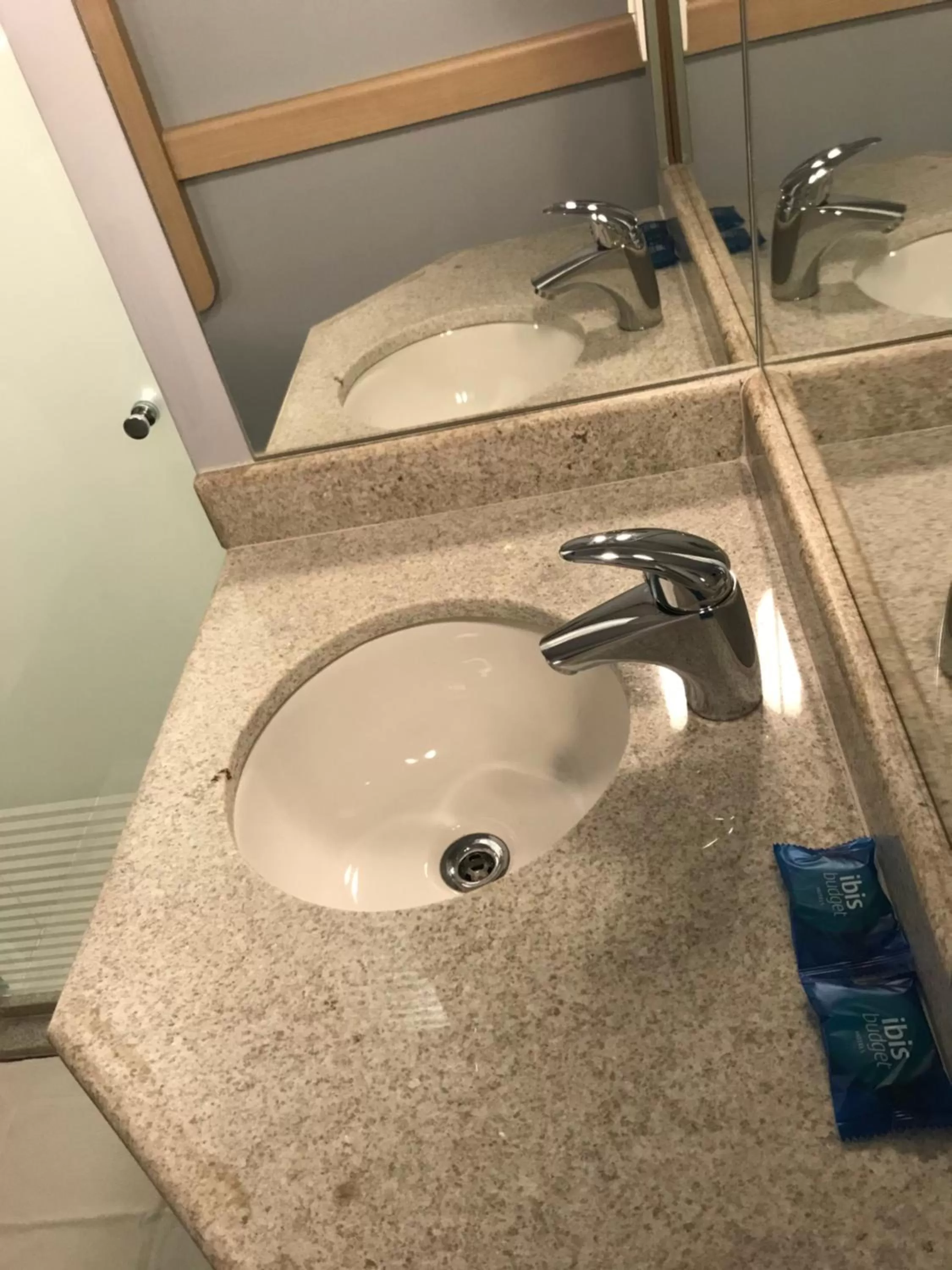 Bathroom in ibis budget Parauapebas