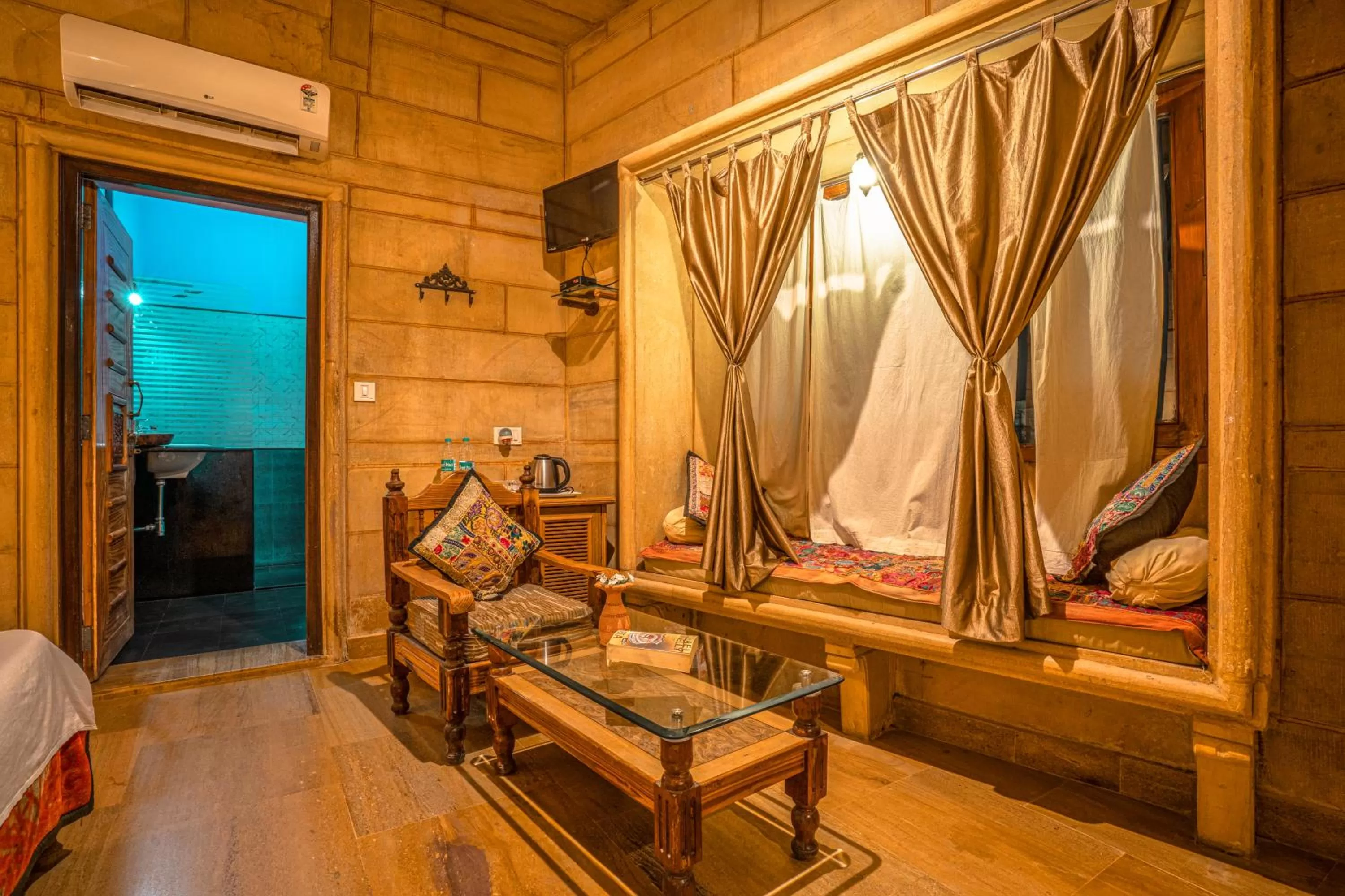 Photo of the whole room in Hotel The Silk Route