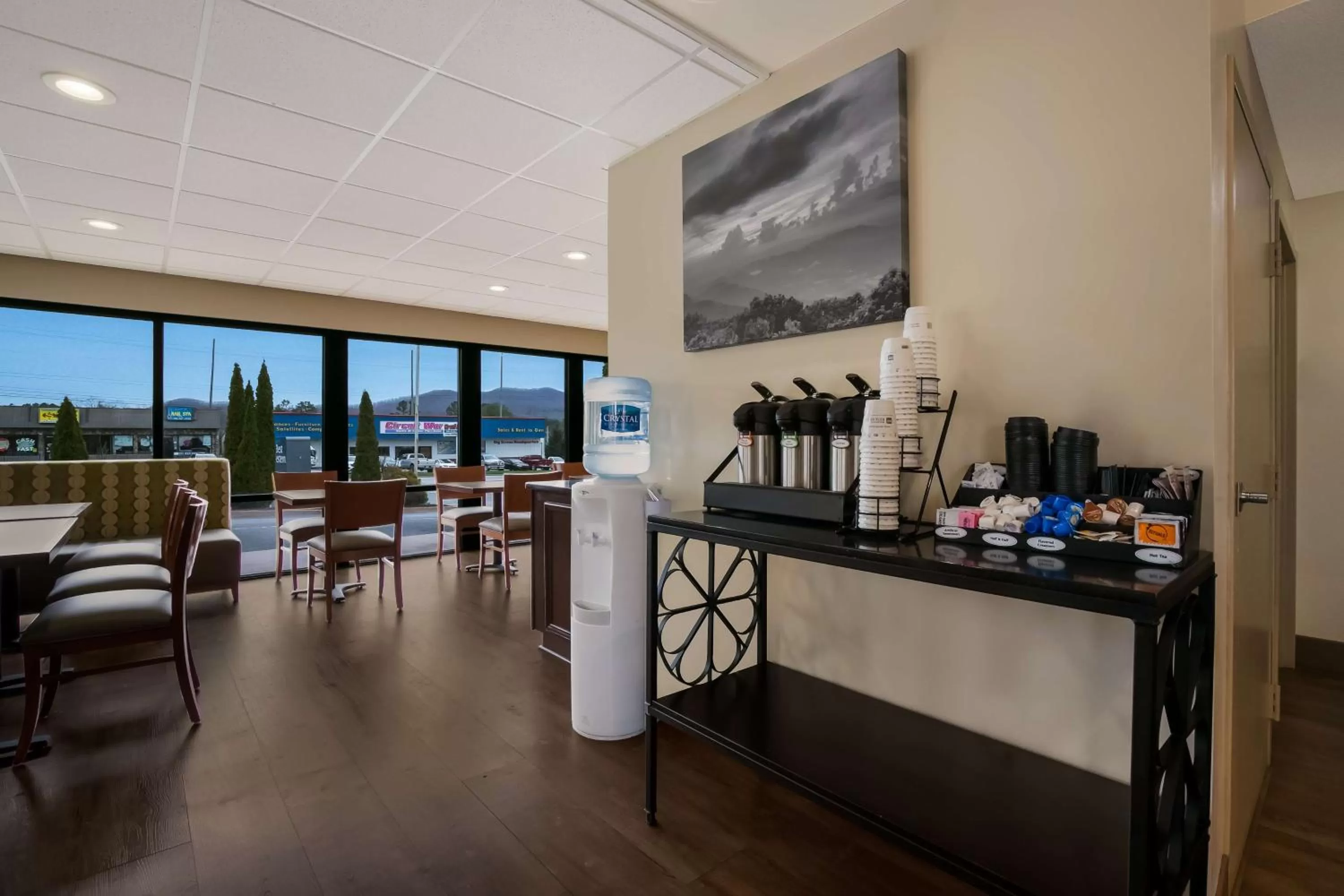 Breakfast in Best Western Milton Inn