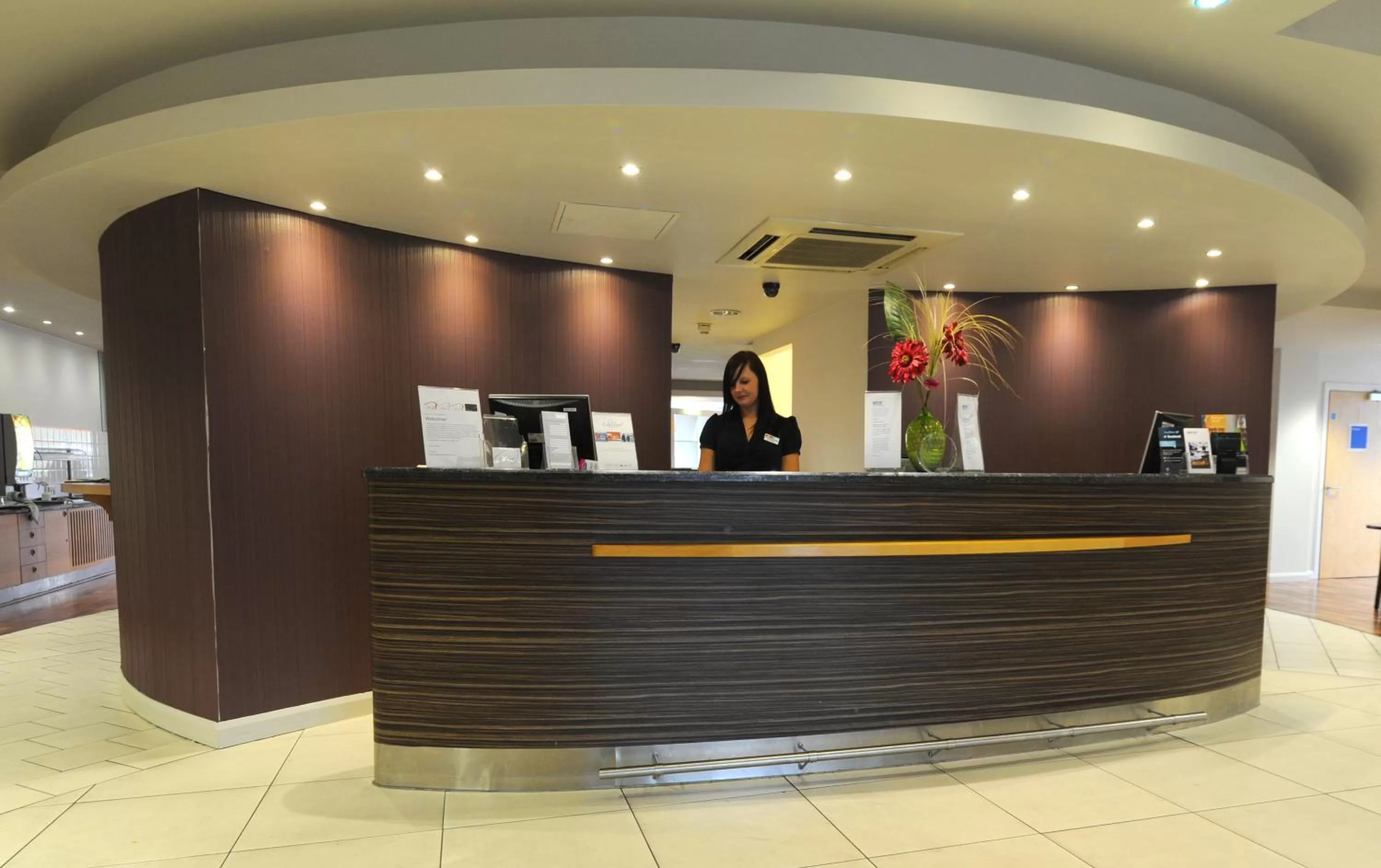 Lobby or reception in Park Inn by Radisson Birmingham Walsall