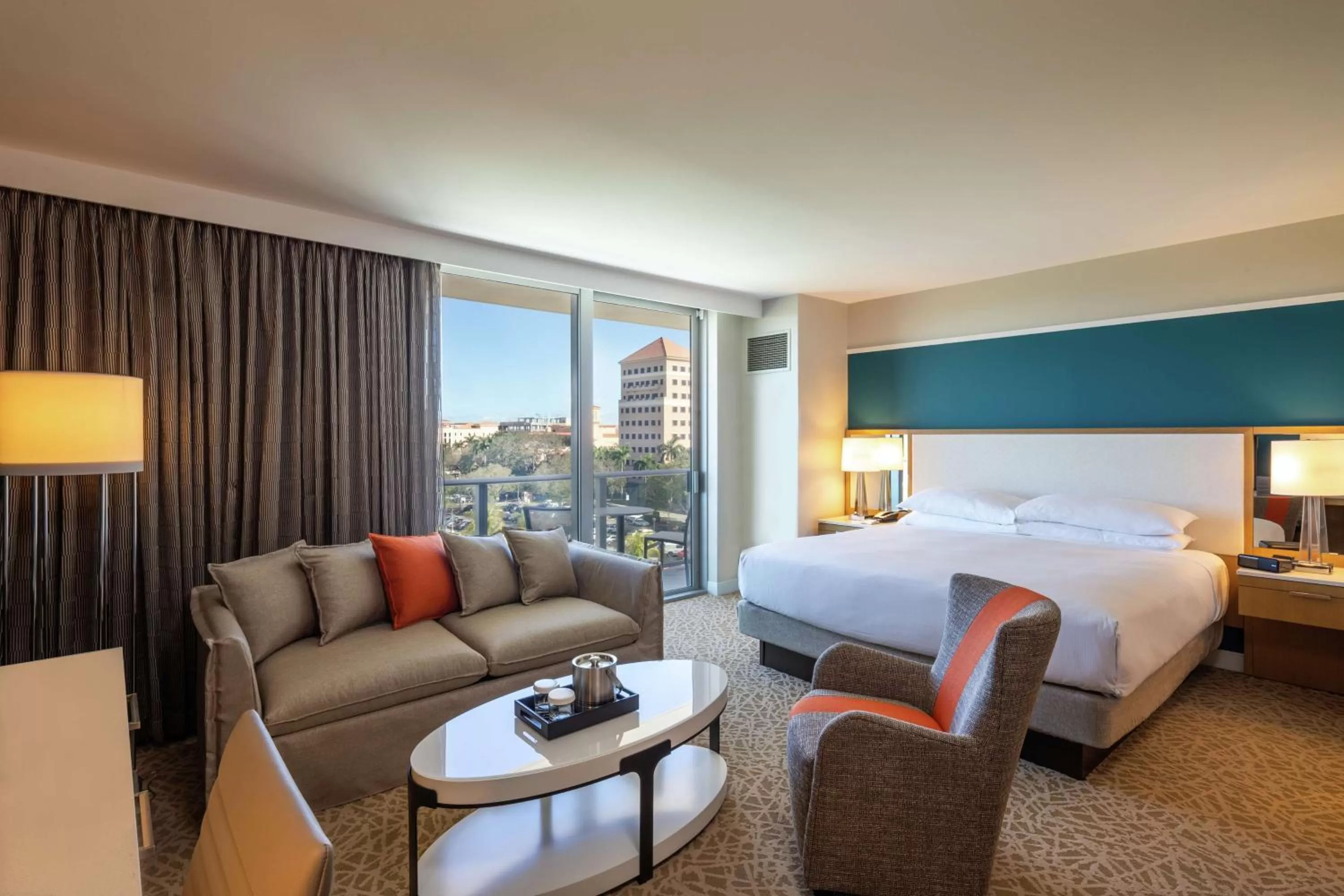 View (from property/room), Bed in Hilton Miami Dadeland