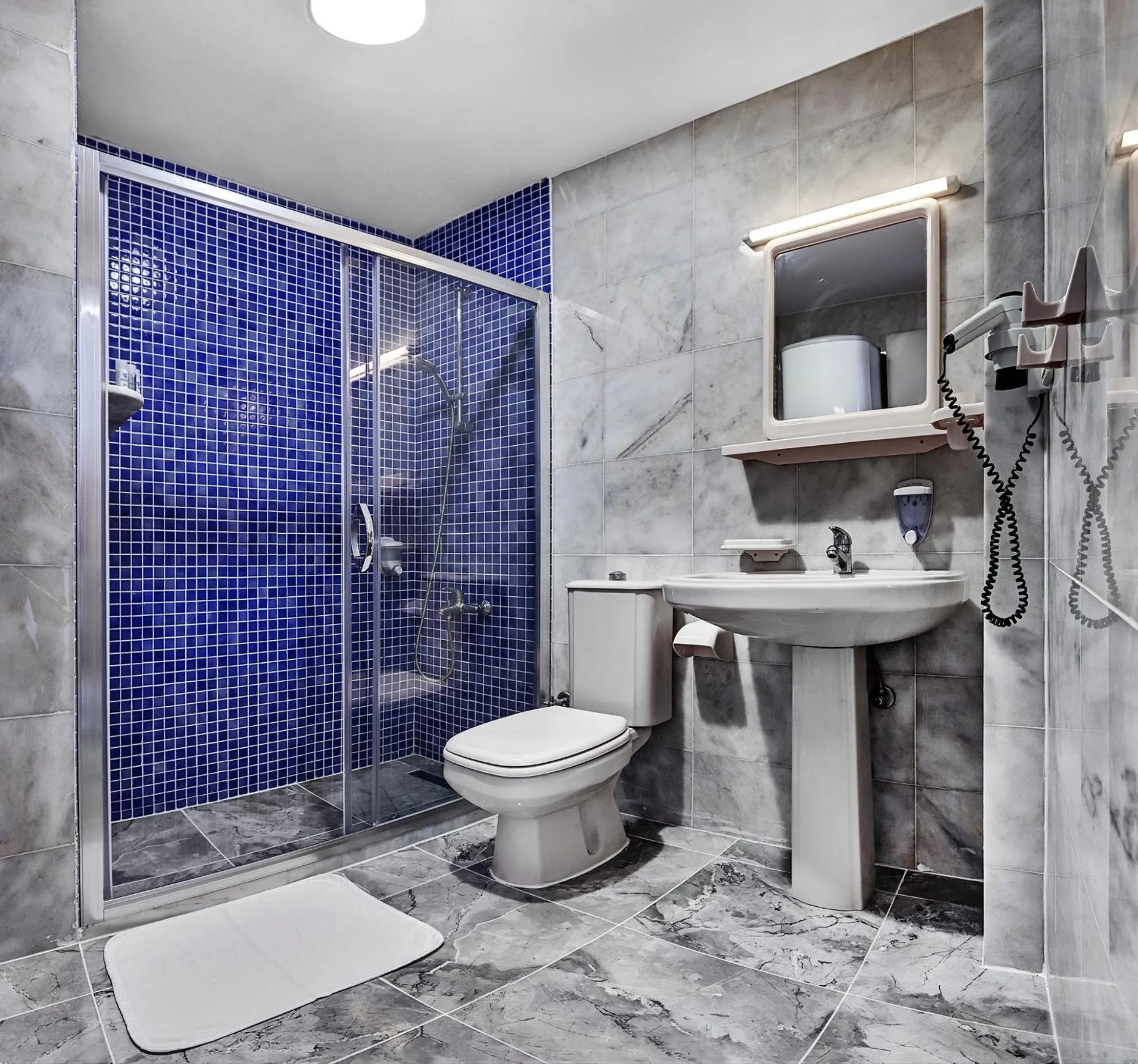 Shower in Hotel Billurcu