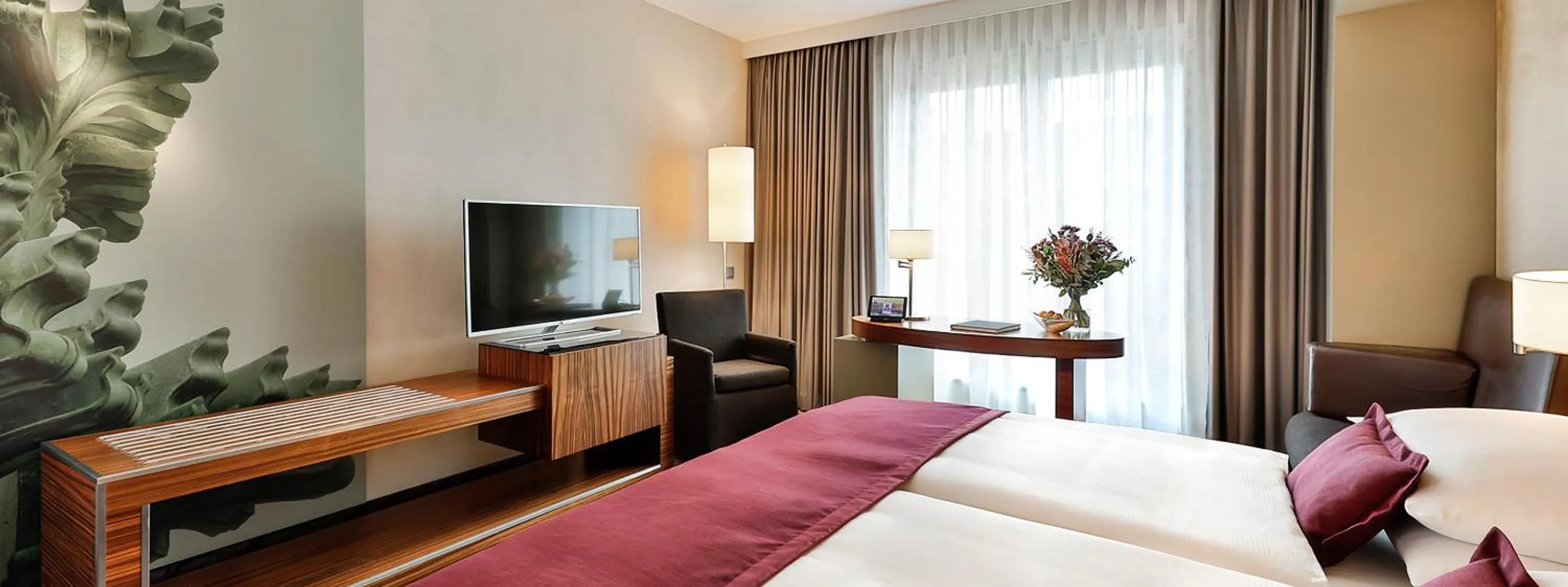 Bedroom, Bed in Dorint Hotel am Heumarkt Köln