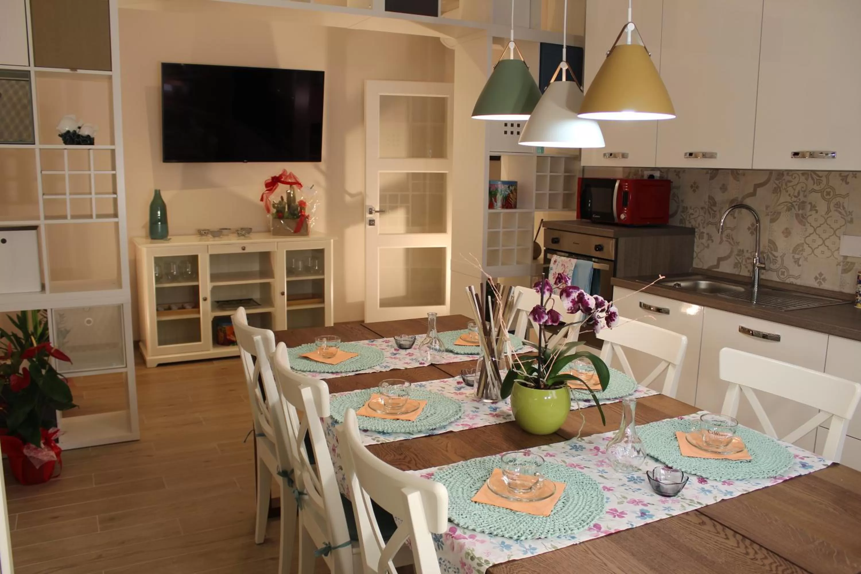 Communal lounge/ TV room in Aurora BnB