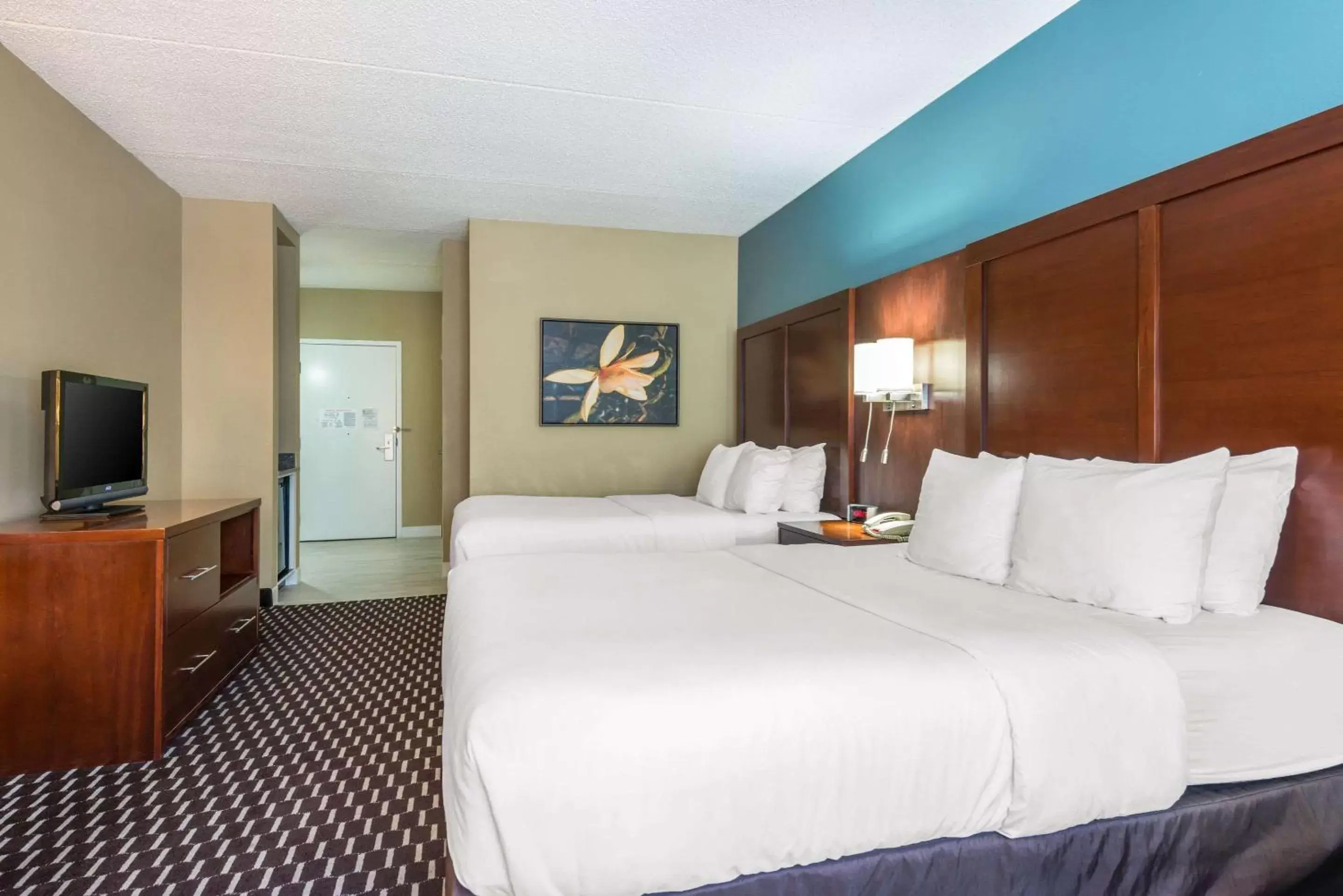 Suite with Two Queen Beds - Accessible/Non-Smoking in Villa Victor, Ascend Hotel Collection Suite with Two Queen Beds - Accessible/Non-Smoking in Villa Victor, Ascend Hotel Collection