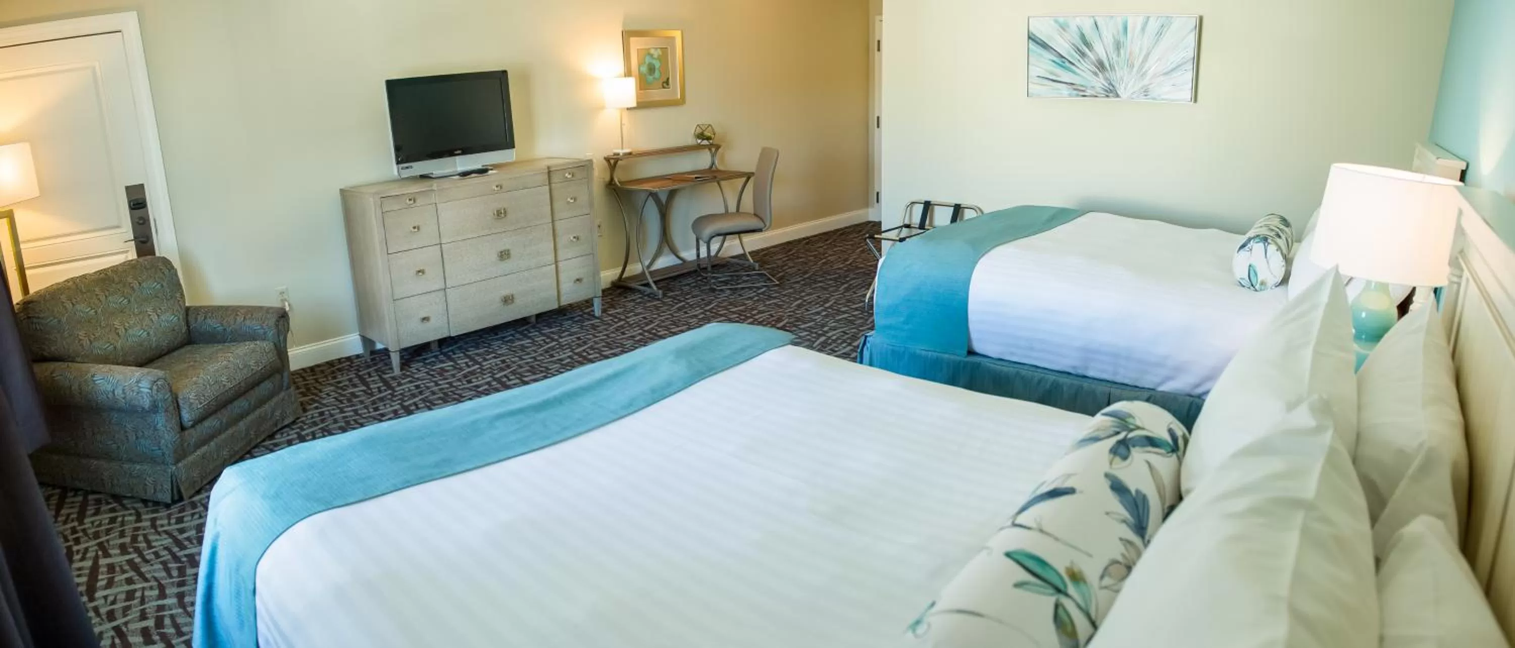 Photo of the whole room, Bed in Union Bluff Hotel & Meeting House