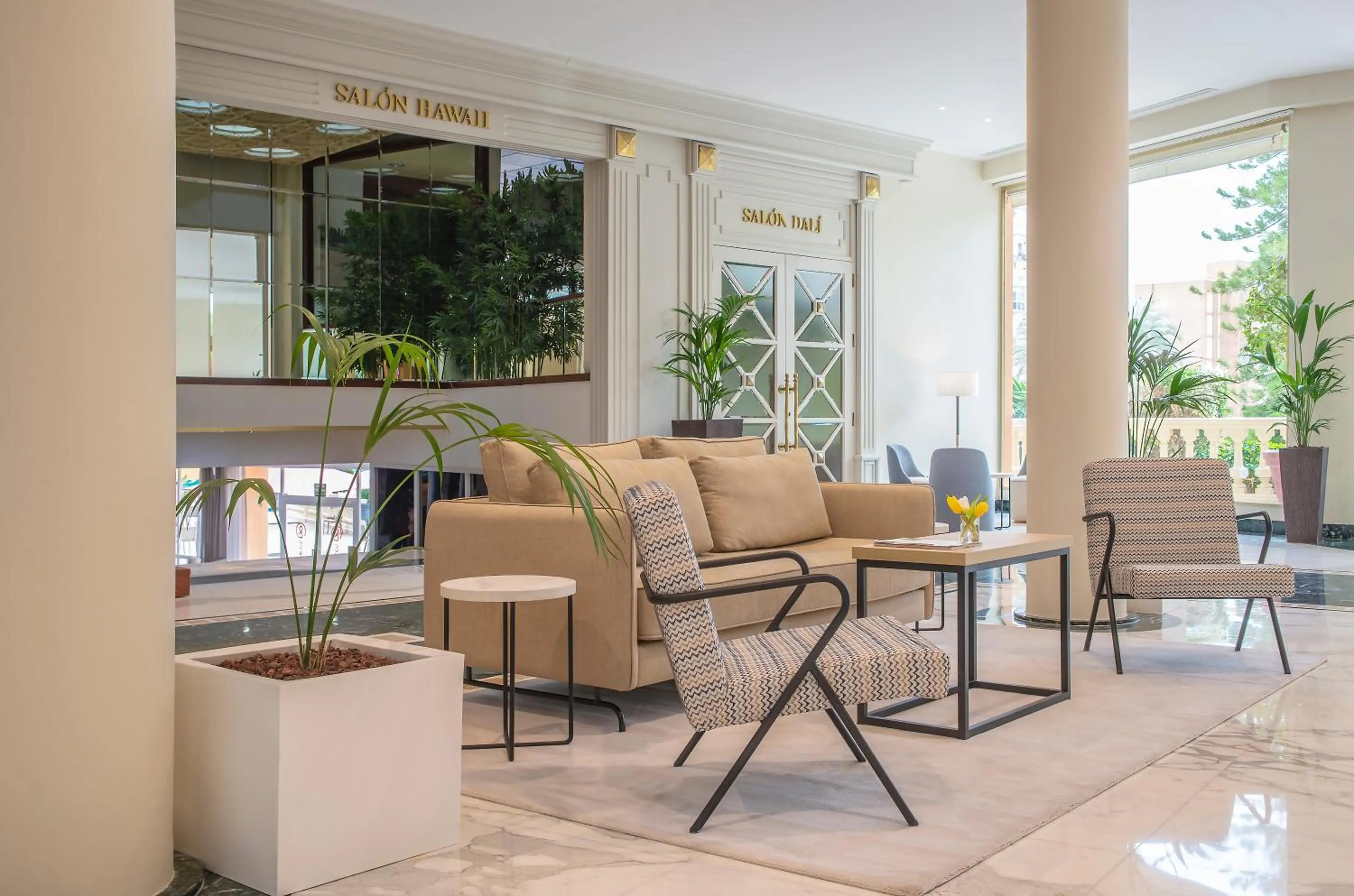 Lobby or reception in Hotel Benidorm East by Pierre & Vacances