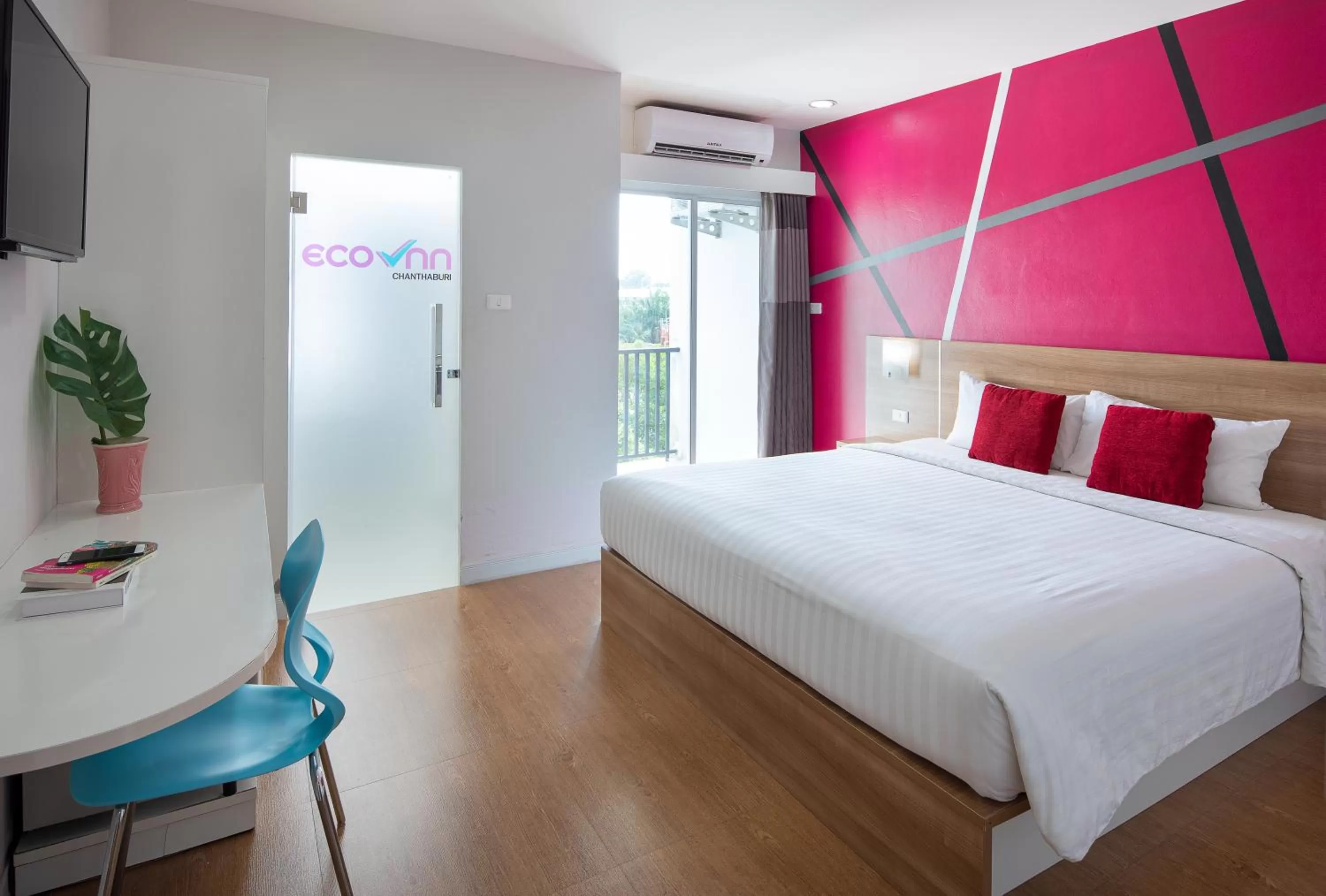Bed in Eco Inn Lite Chanthaburi