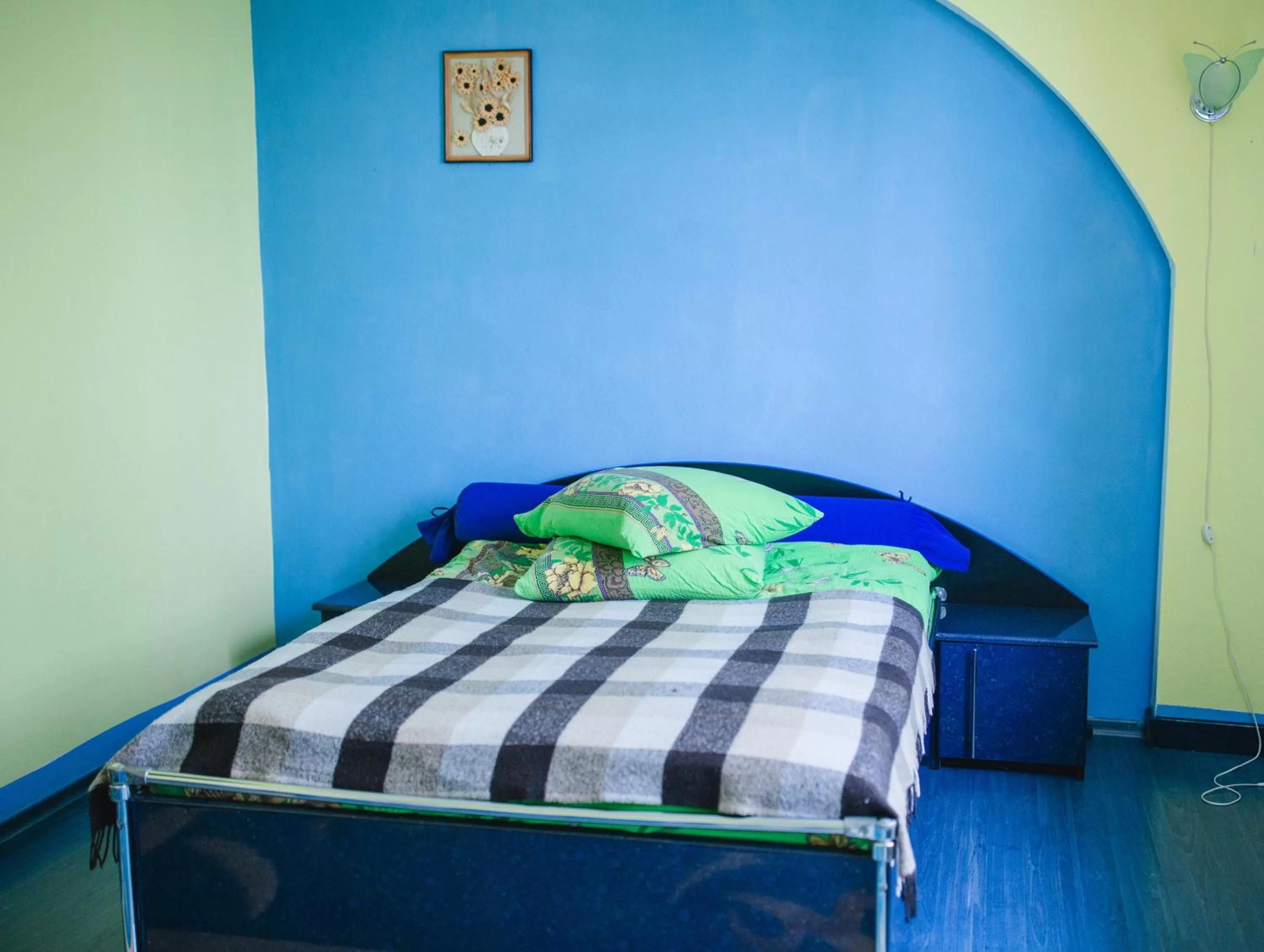 Bed in Kolyba Opryshkiv