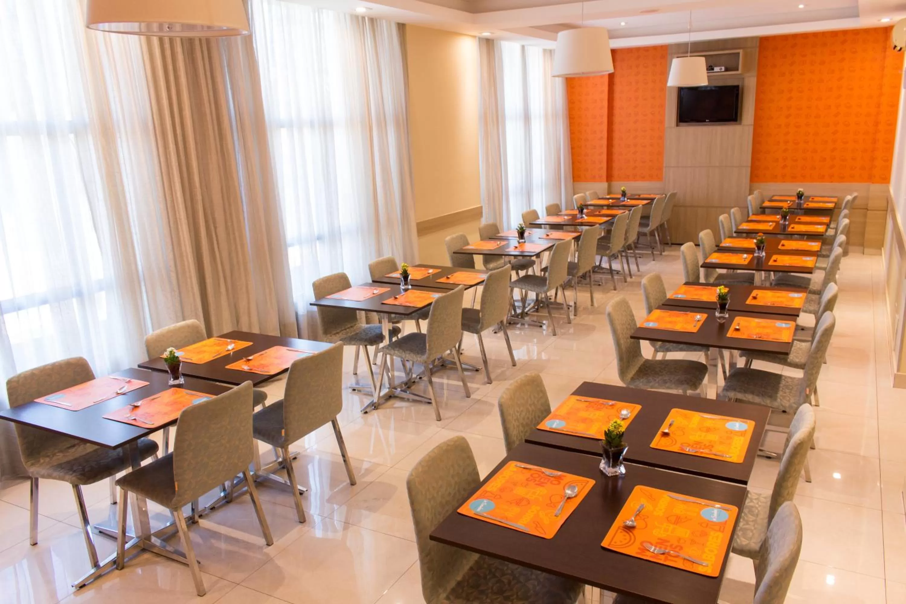 Restaurant/places to eat in Rio Hotel by Bourbon Curitiba