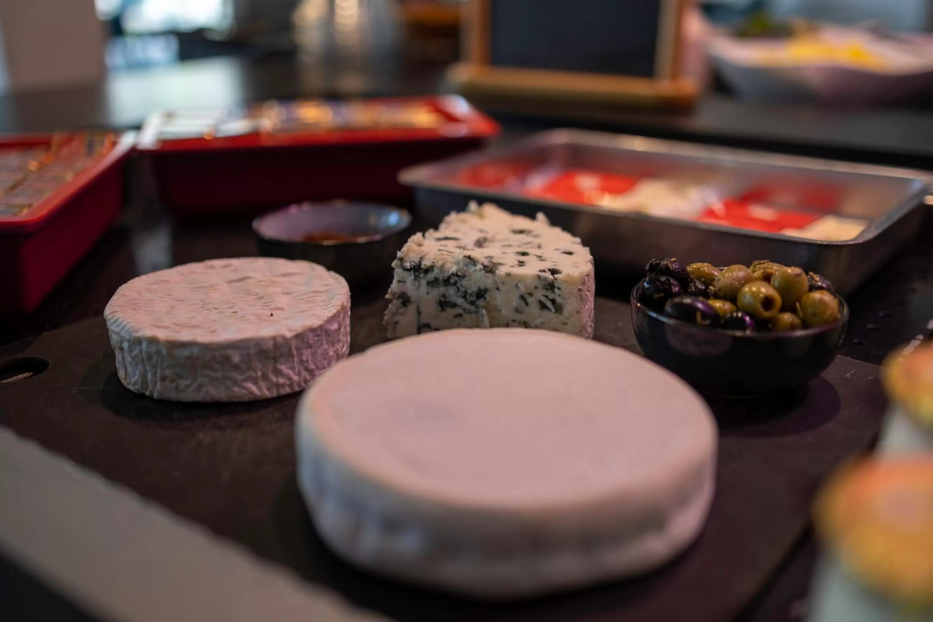 Breakfast in Hôtel restaurant Kyriad Fréjus