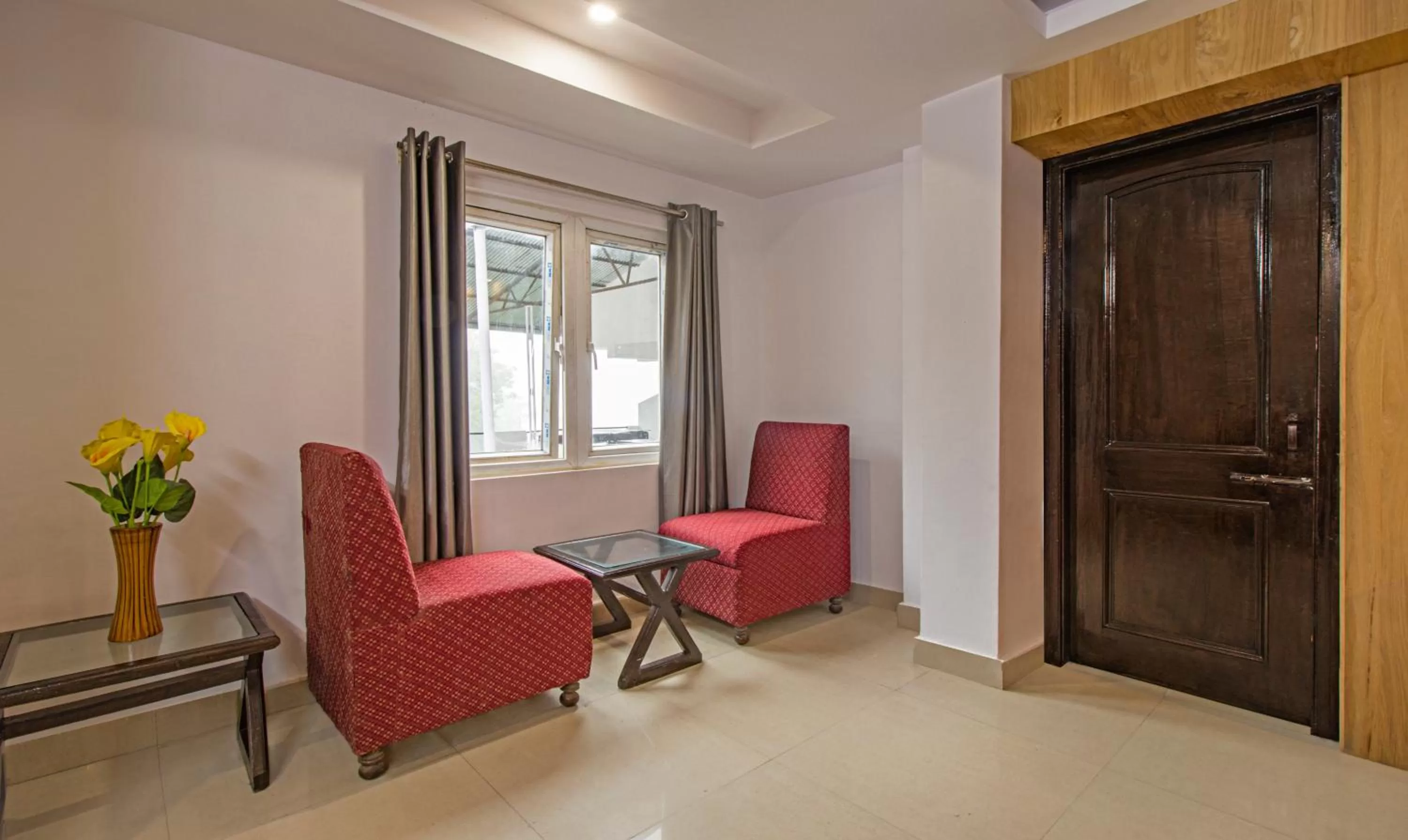 Seating Area in Itsy By Treebo - Peak View