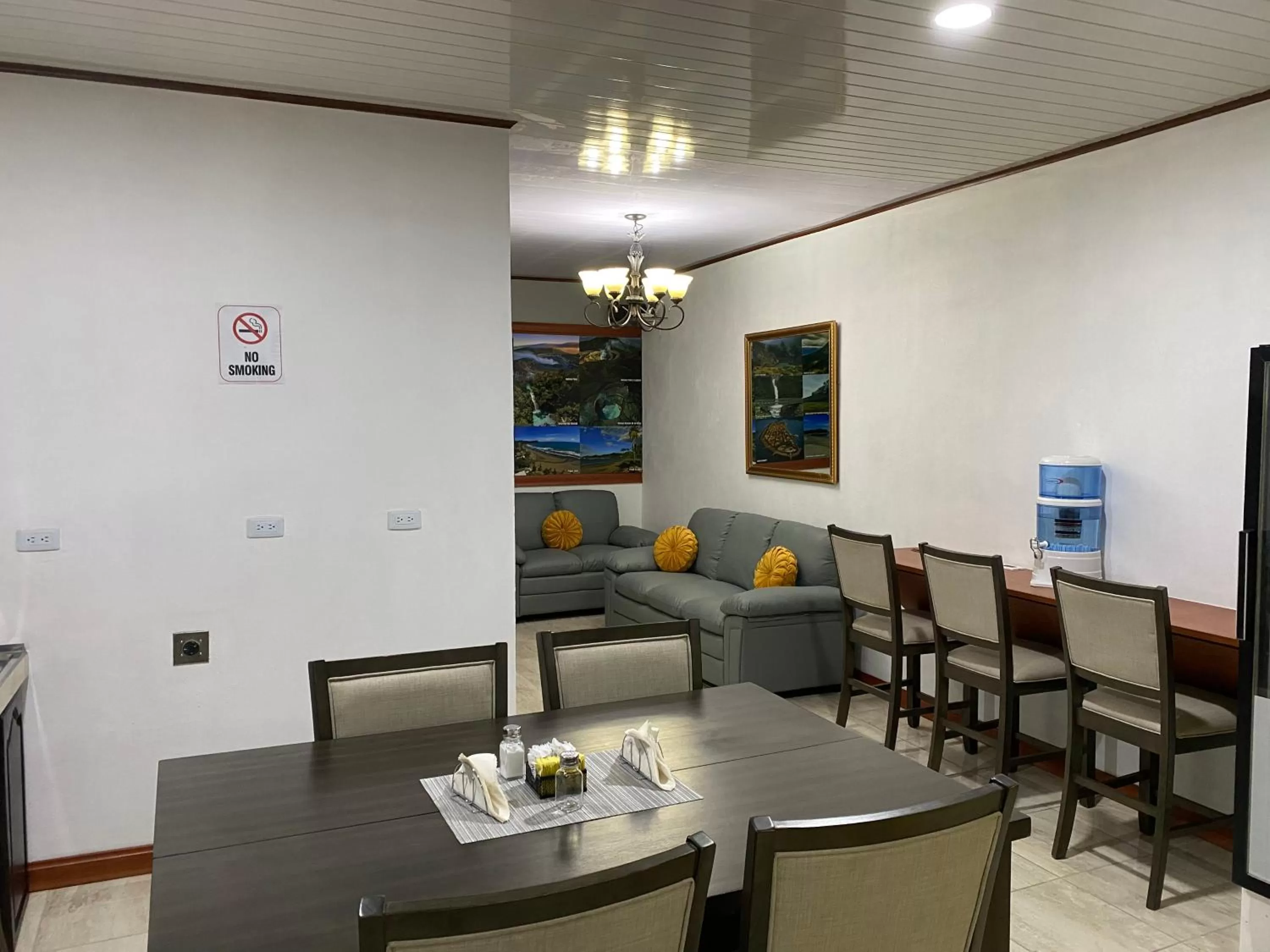 Seating area in Hotel El Coco