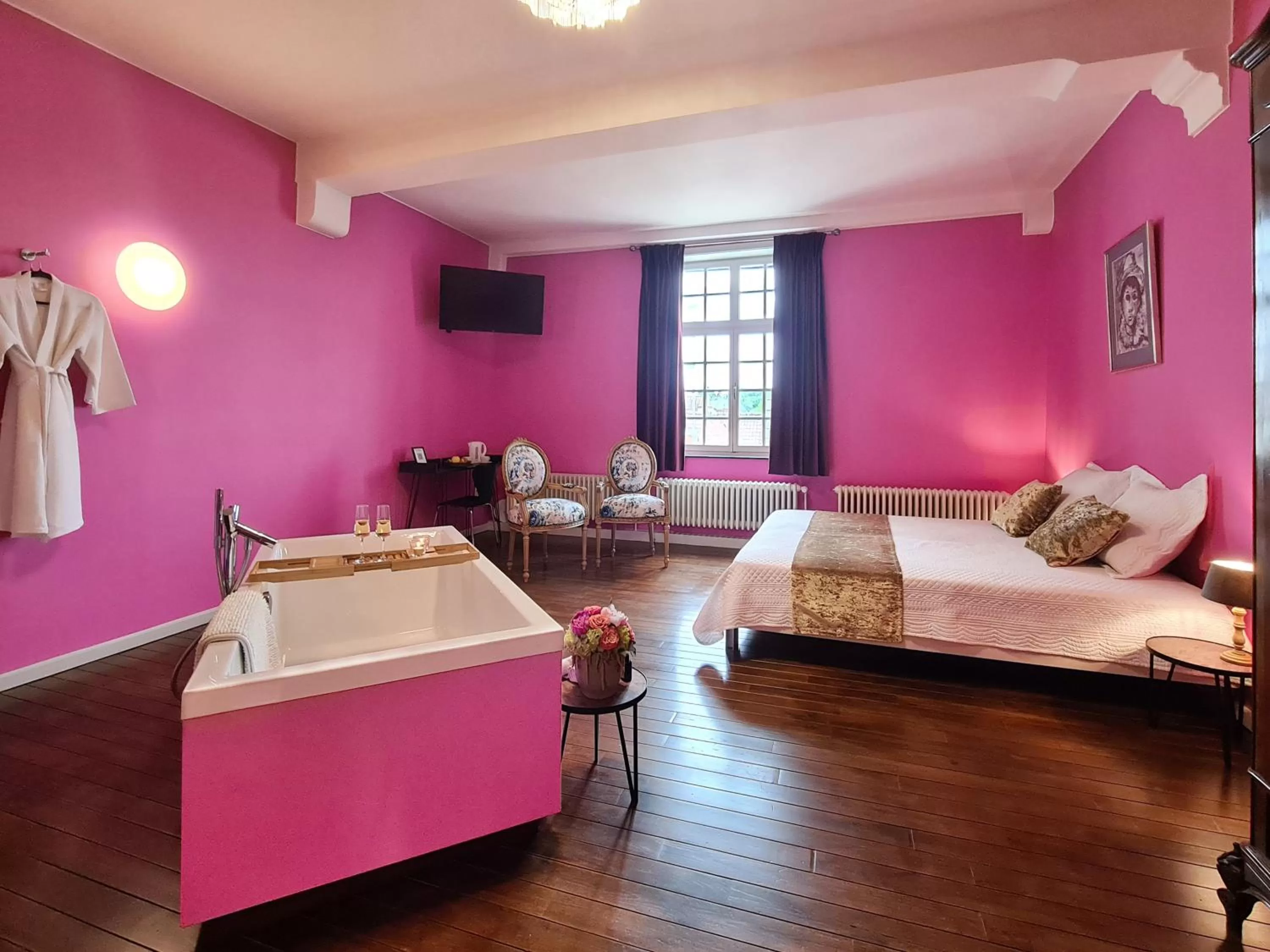 Photo of the whole room, Bed in Hotel Restaurant Steenhuyse