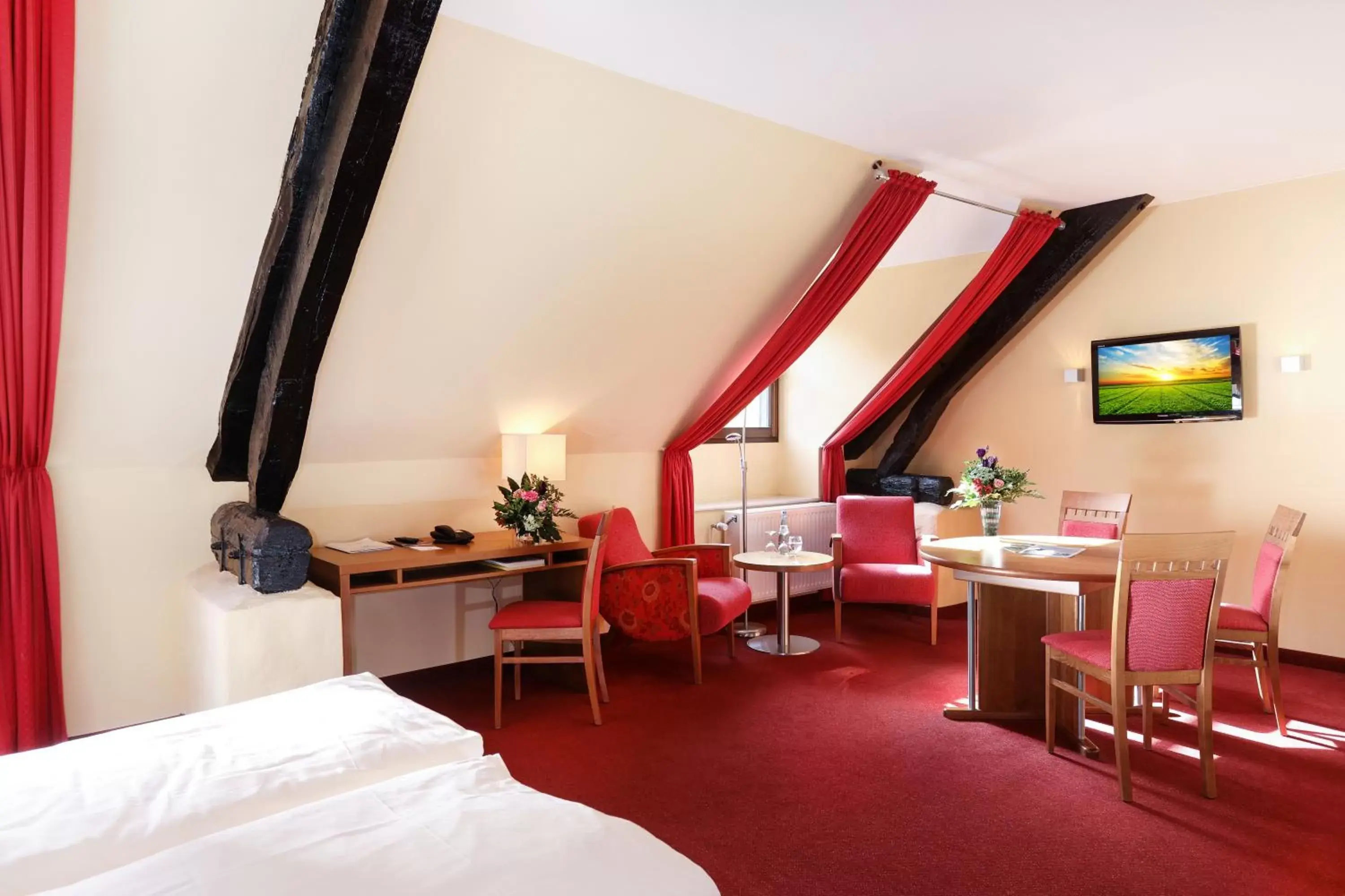 Deluxe Double or Twin Room with Garden View in Landhaus Danielshof Deluxe Double or Twin Room with Garden View in Landhaus Danielshof