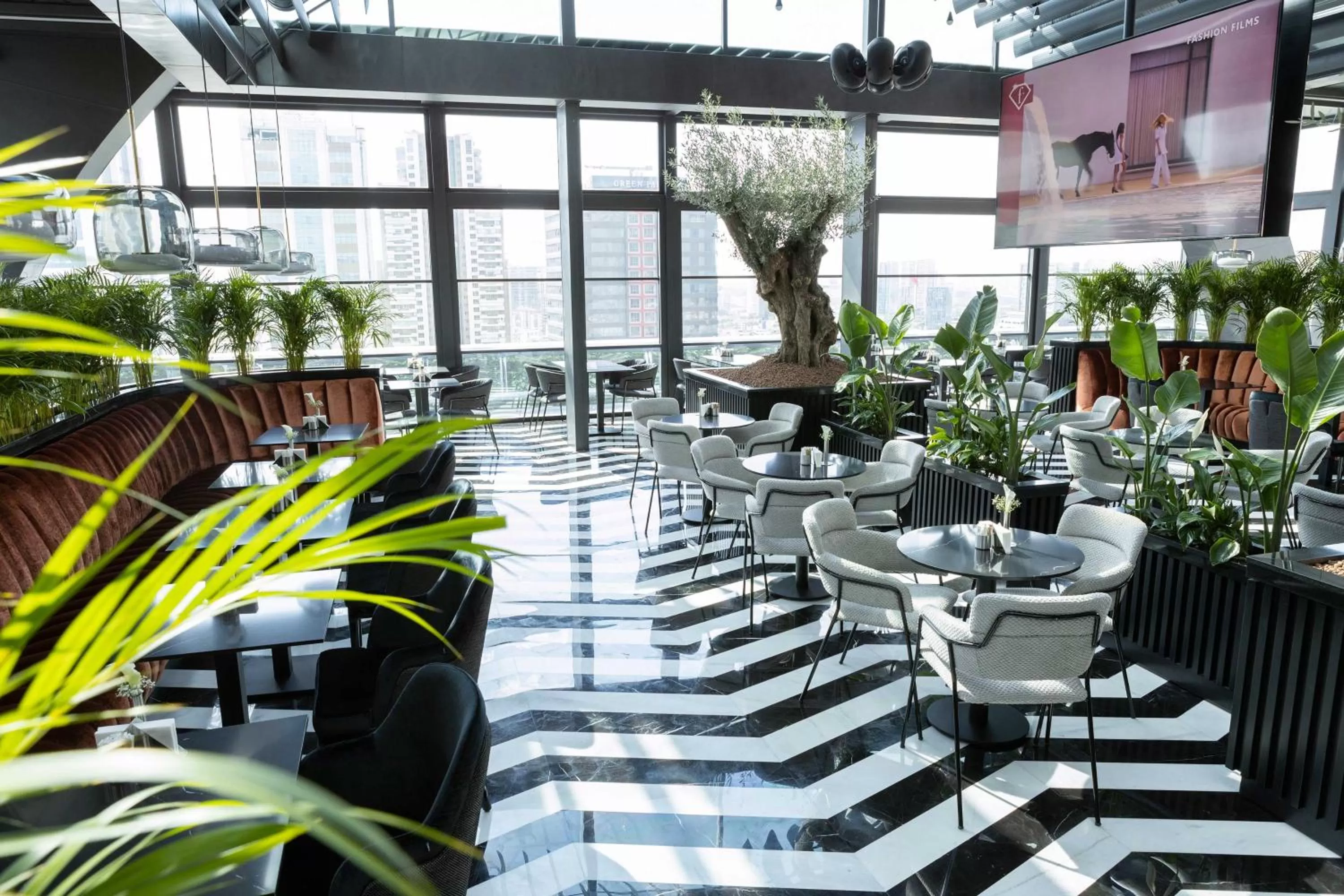 Lounge or bar in Metropolitan Hotels Ankara