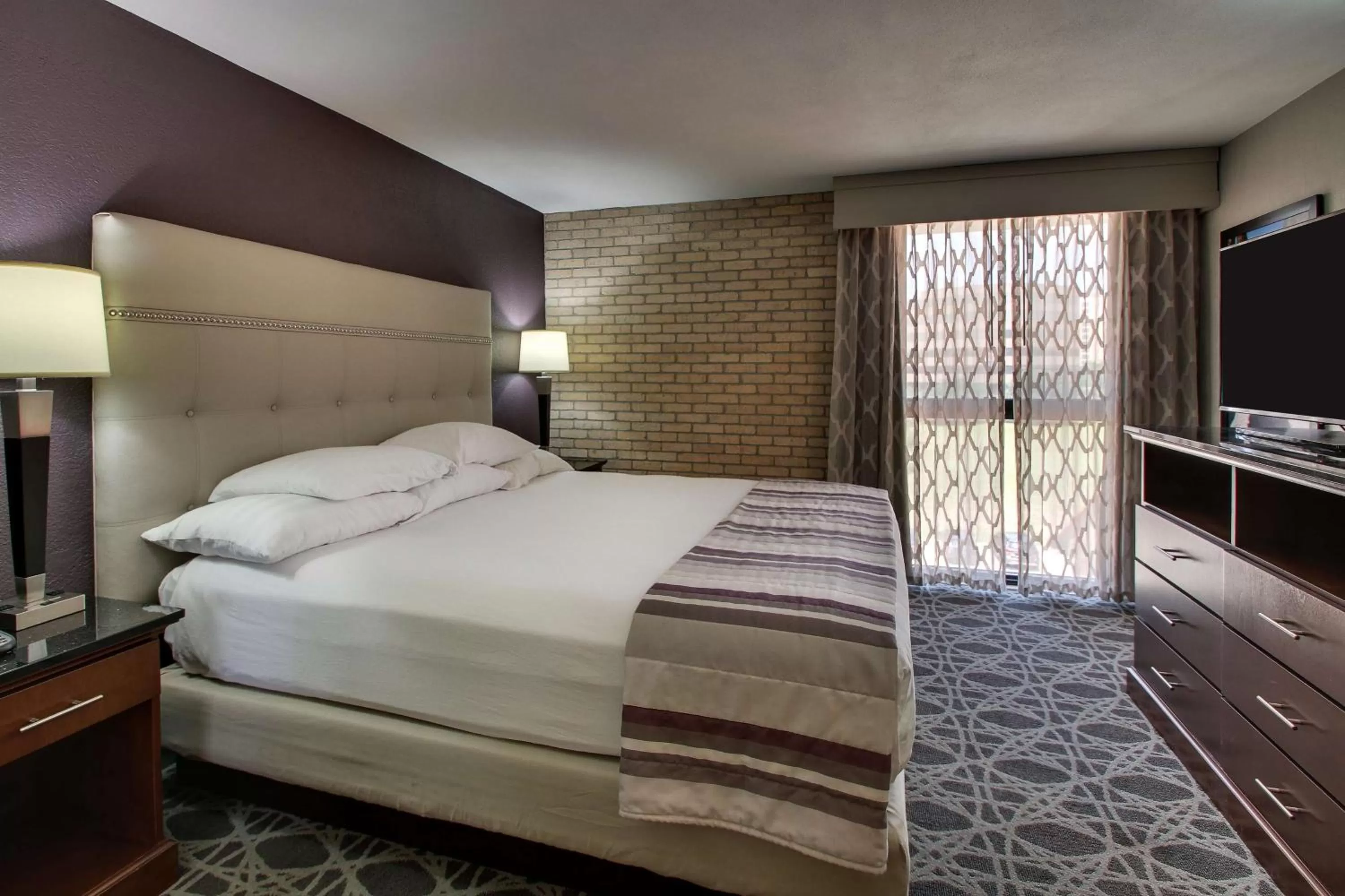 Superior King Suite in Drury Plaza Hotel San Antonio Airport