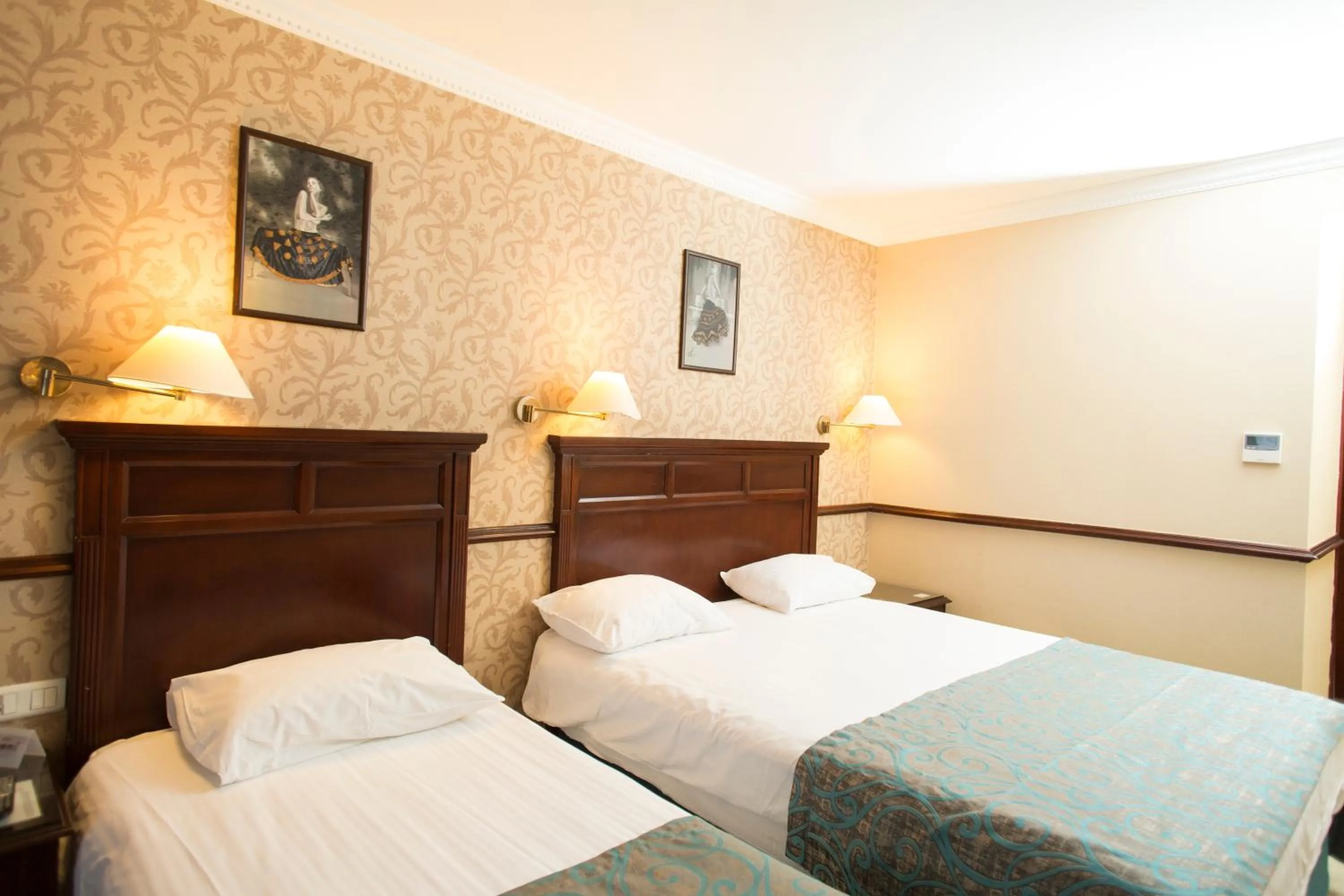 Bed in Topkapi Inter Istanbul Hotel