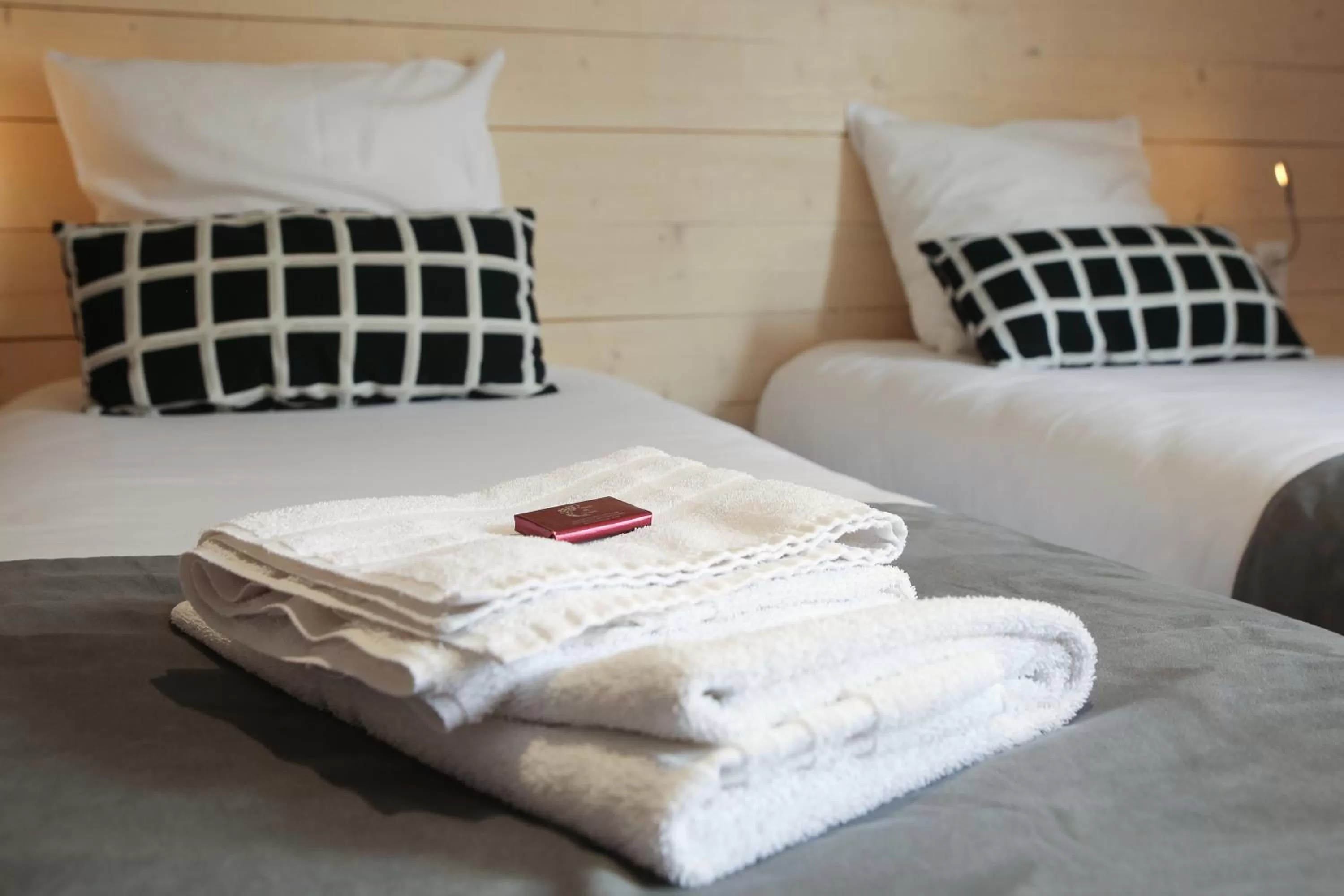 Bed in Hôtel La Couronne