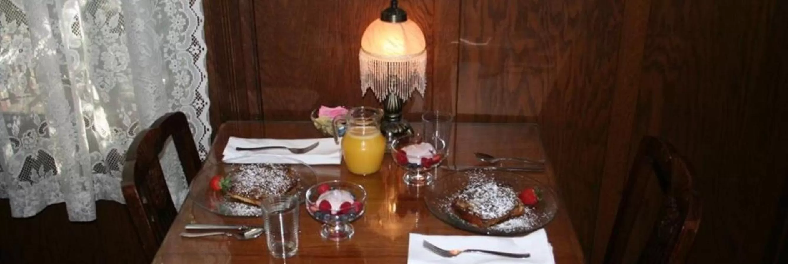 Breakfast in Bradford Place Inn (California)