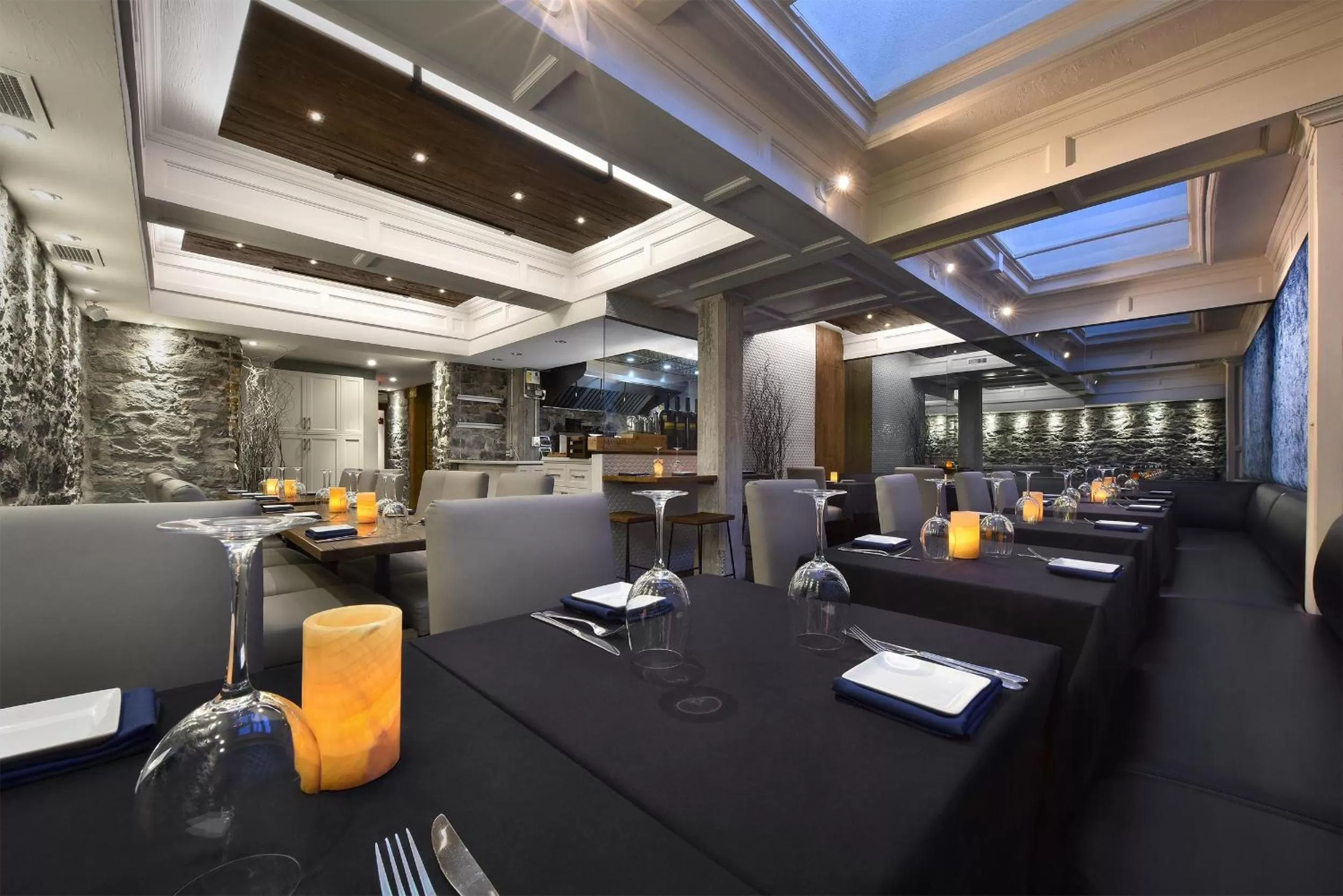 Restaurant/places to eat in Hotel Épik Montréal