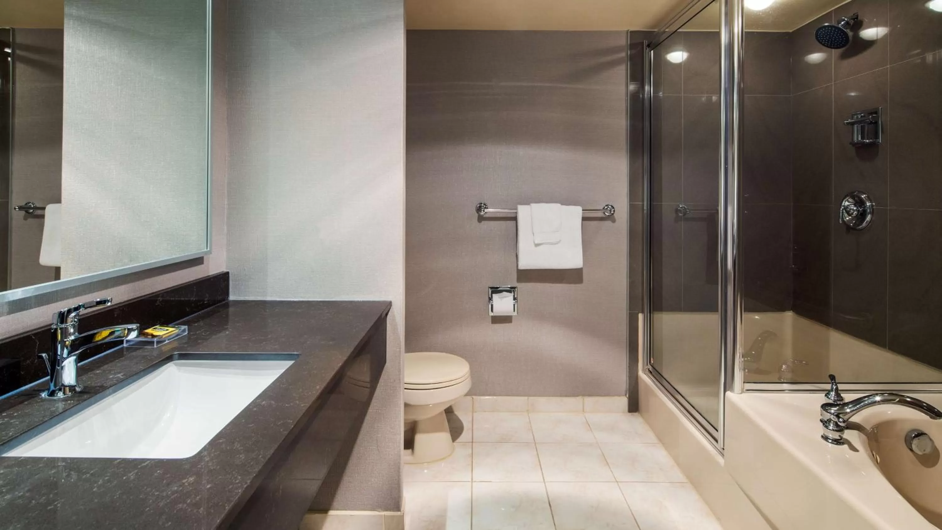 Bathroom in Best Western PLUS The Arden Park Hotel