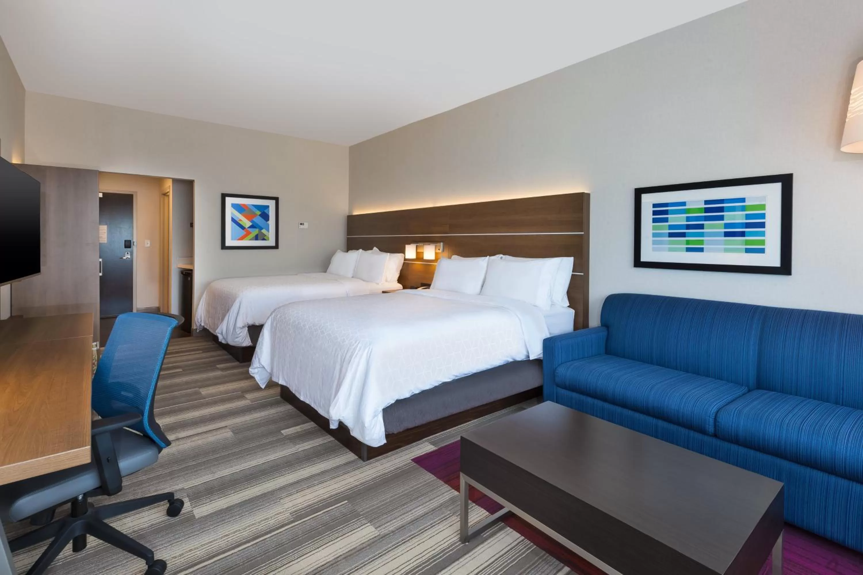 Photo of the whole room, Bed in Holiday Inn Express & Suites - Milan - Sandusky Area by IHG