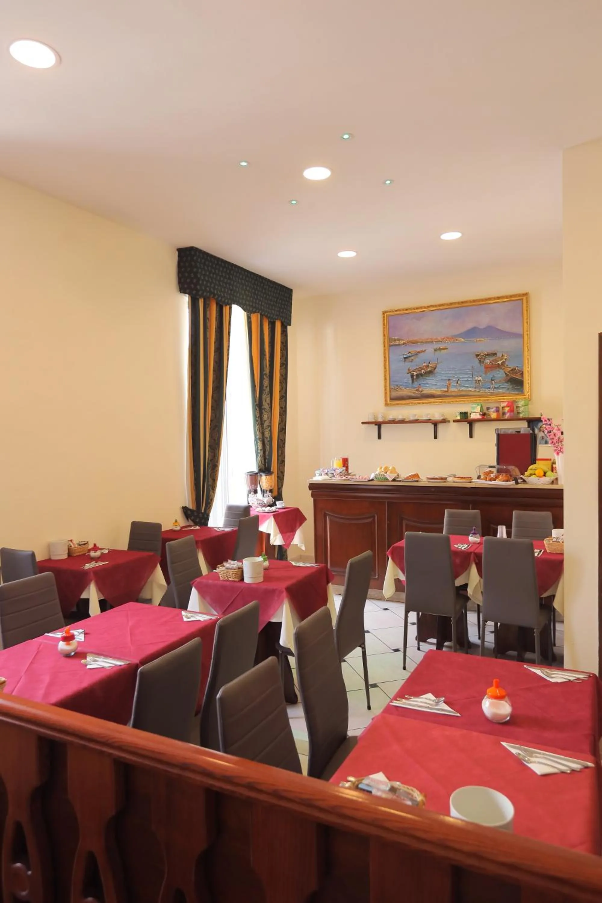 Area and facilities, Restaurant/Places to Eat in Hotel Garibaldi
