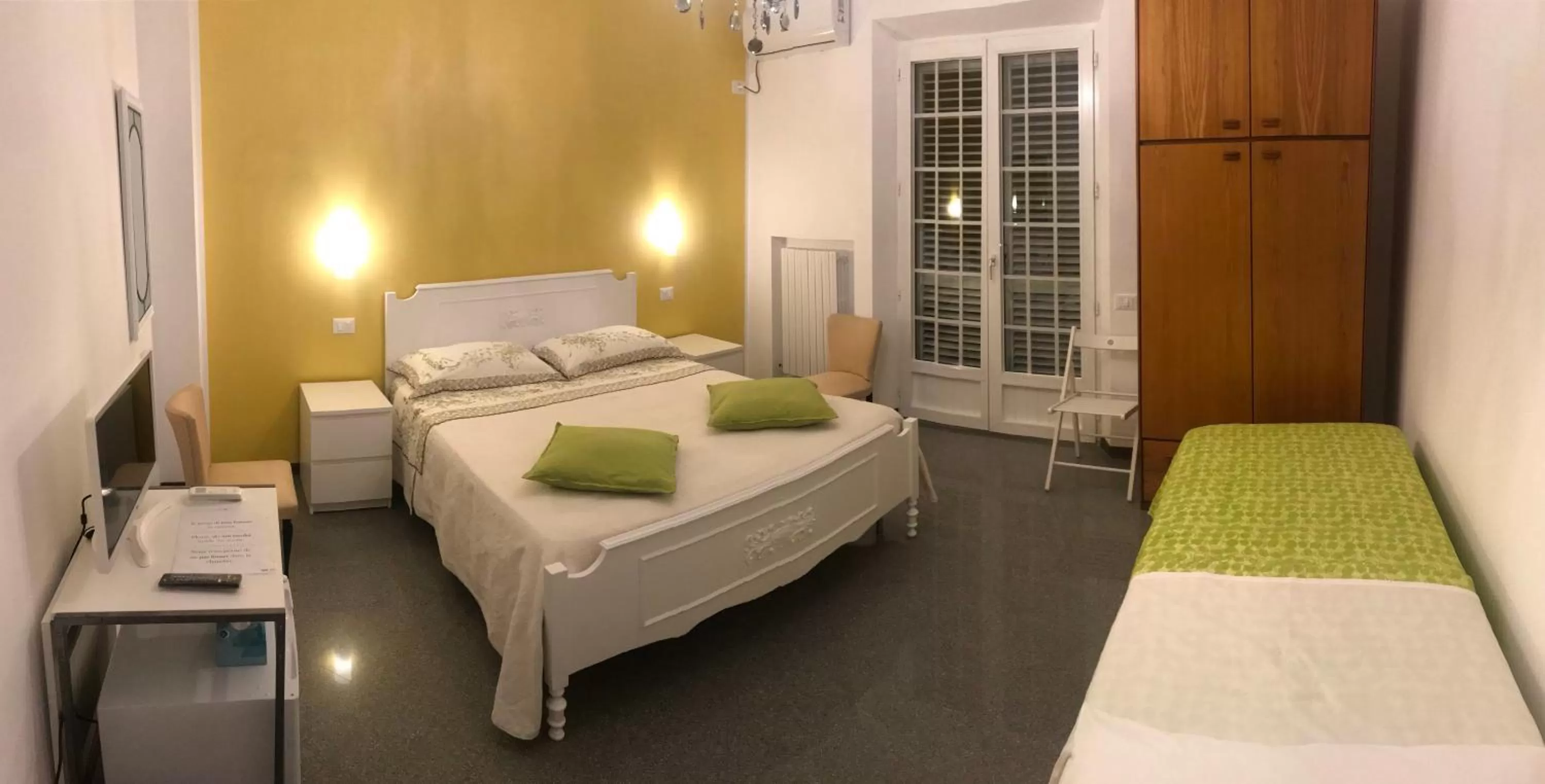 Bedroom, Bed in OAK TREE 114 BnB